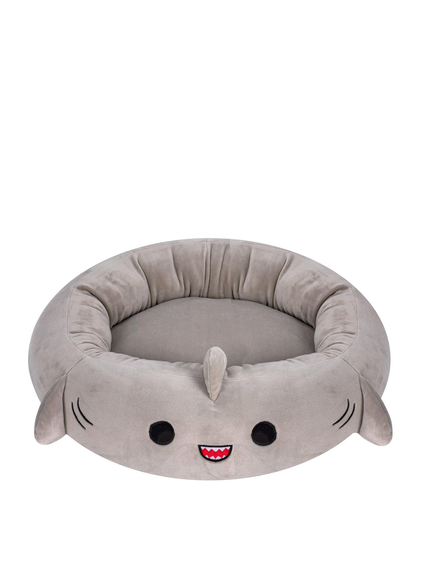 squishmallows-squishmallows-pet-bed-gordon-the-sharkback