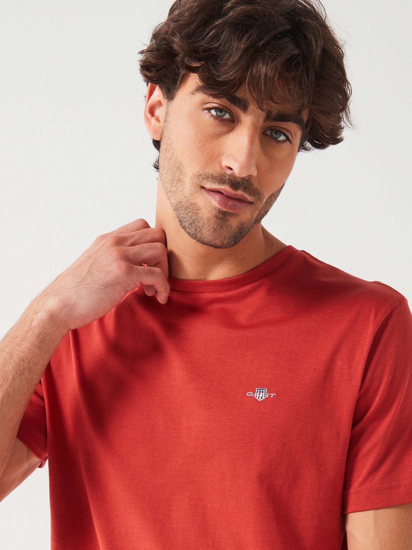 gant-gant-regular-fit-shield-t-shirt-dark-redoutfit