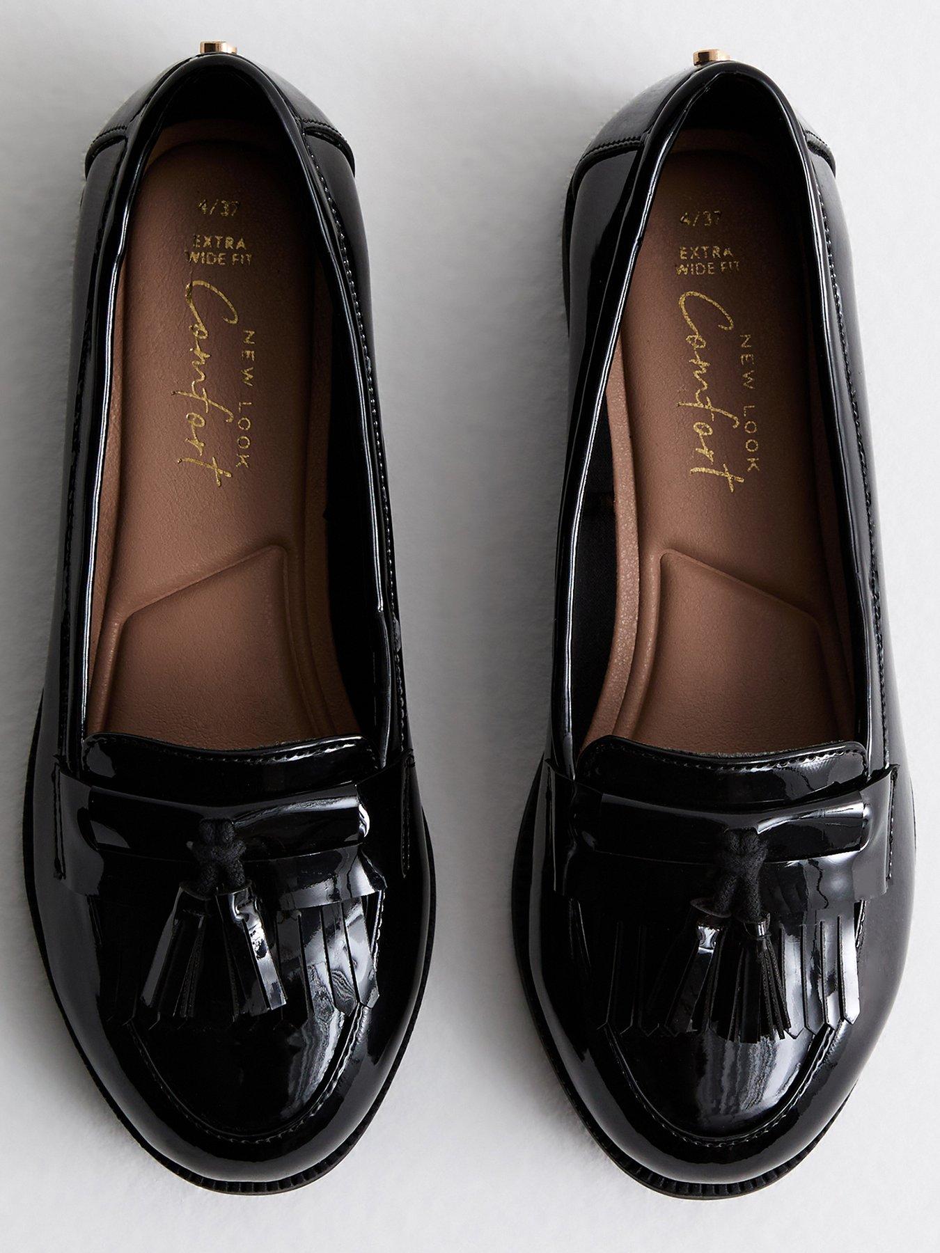 new-look-extra-wide-fit-patent-loafers-blackoutfit