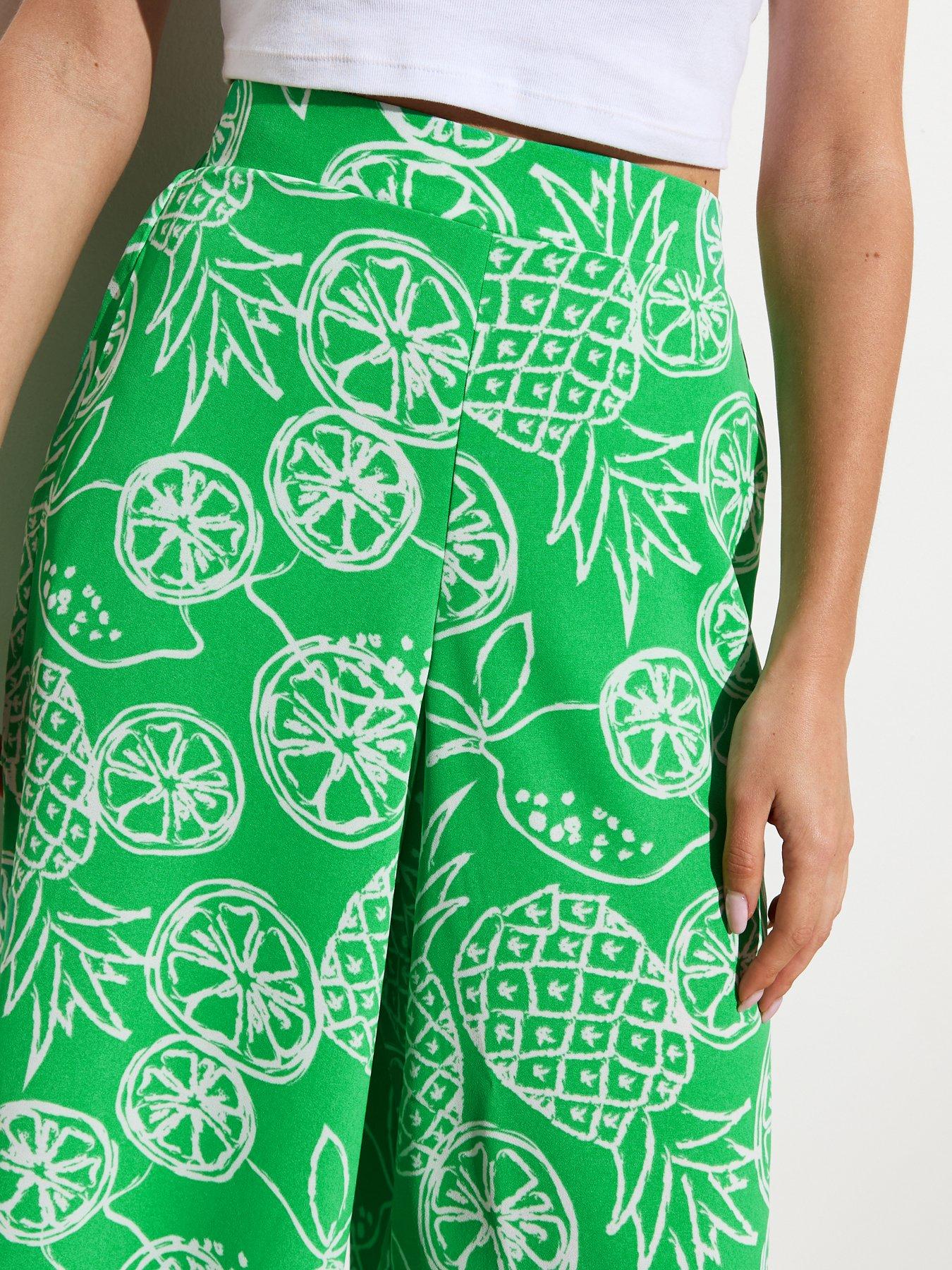 new-look-green-fruit-print-wide-leg-crop-trousersoutfit