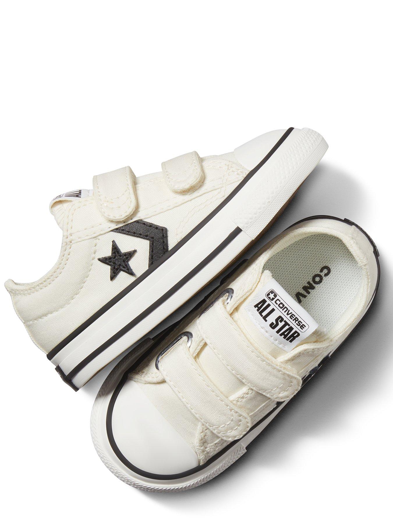 converse-infant-star-player-76-ox-trainers-whiteblackoutfit