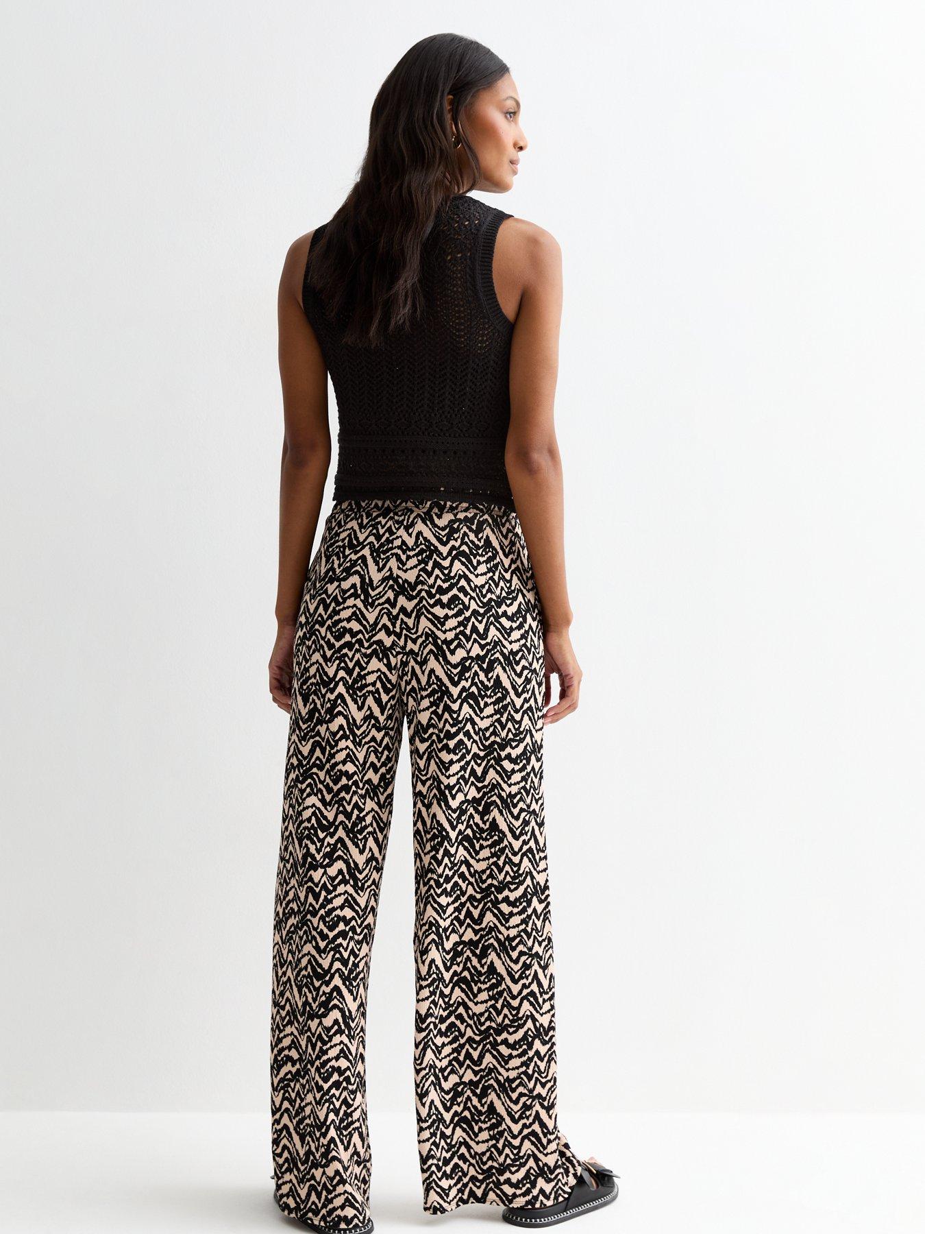 new-look-black-crinkle-stretch-abstract-print-trousersstillFront