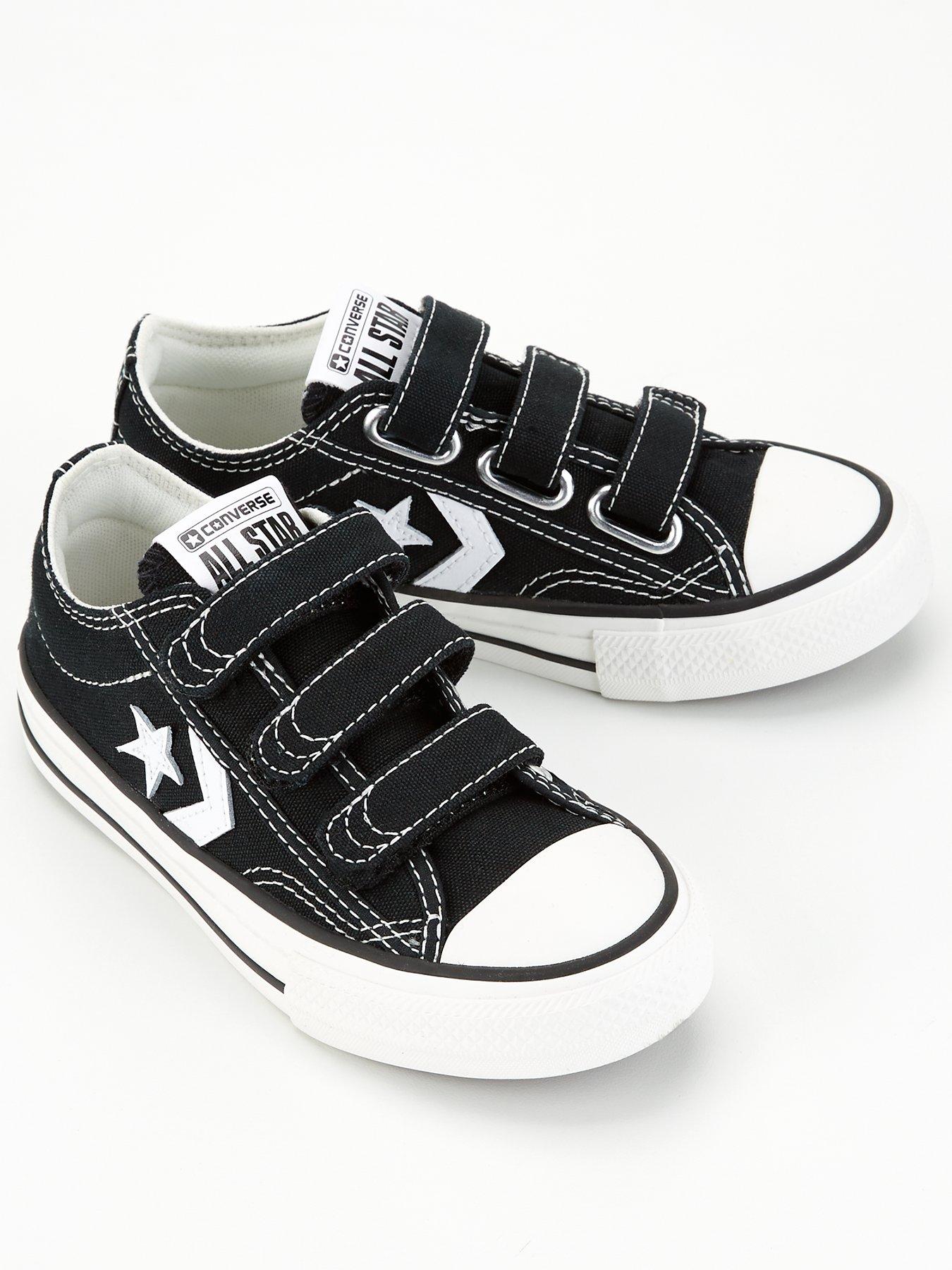 converse-kids-star-player-76-ox-trainers-blackwhitestillFront