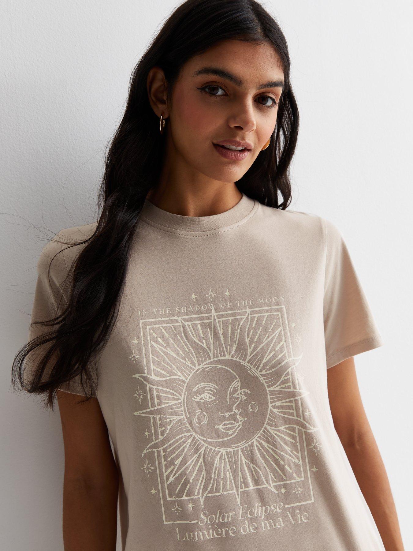 new-look-mink-cotton-solar-eclipse-logo-t-shirtoutfit