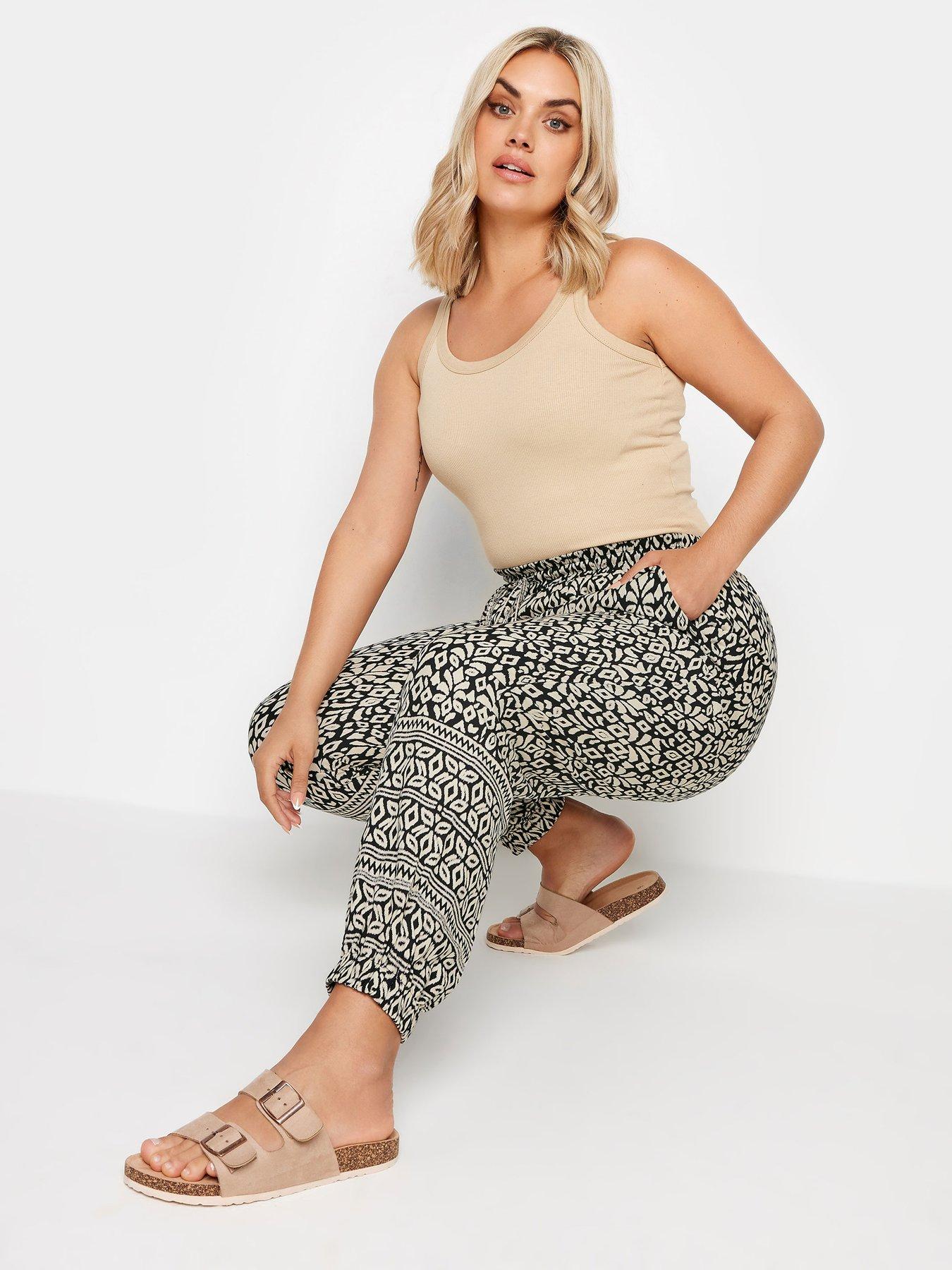 yours-curve-border-print-joggersoutfit