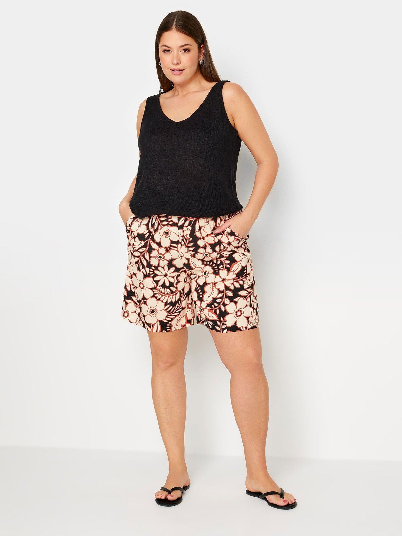 yours-curve-woven-shorts-blackback