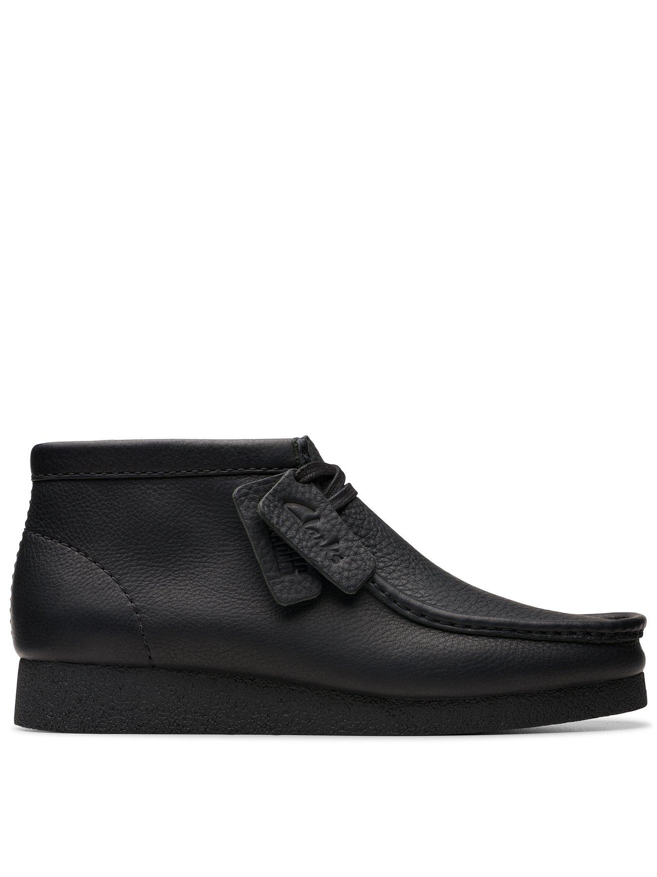 Clarks black chukka boots hotsell