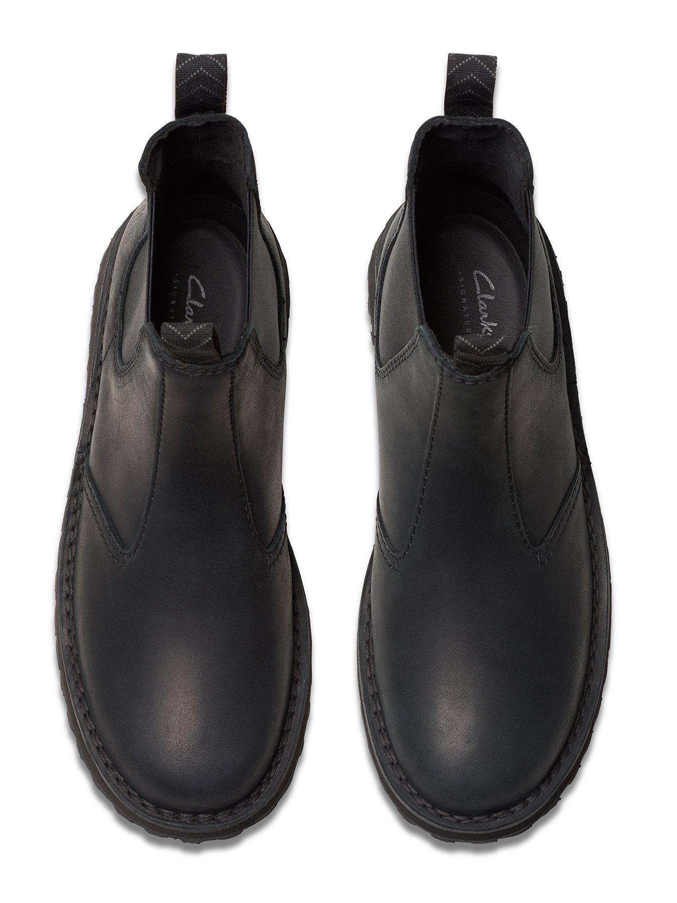 clarks-solsbury-easy-chelsea-boots-blackoutfit