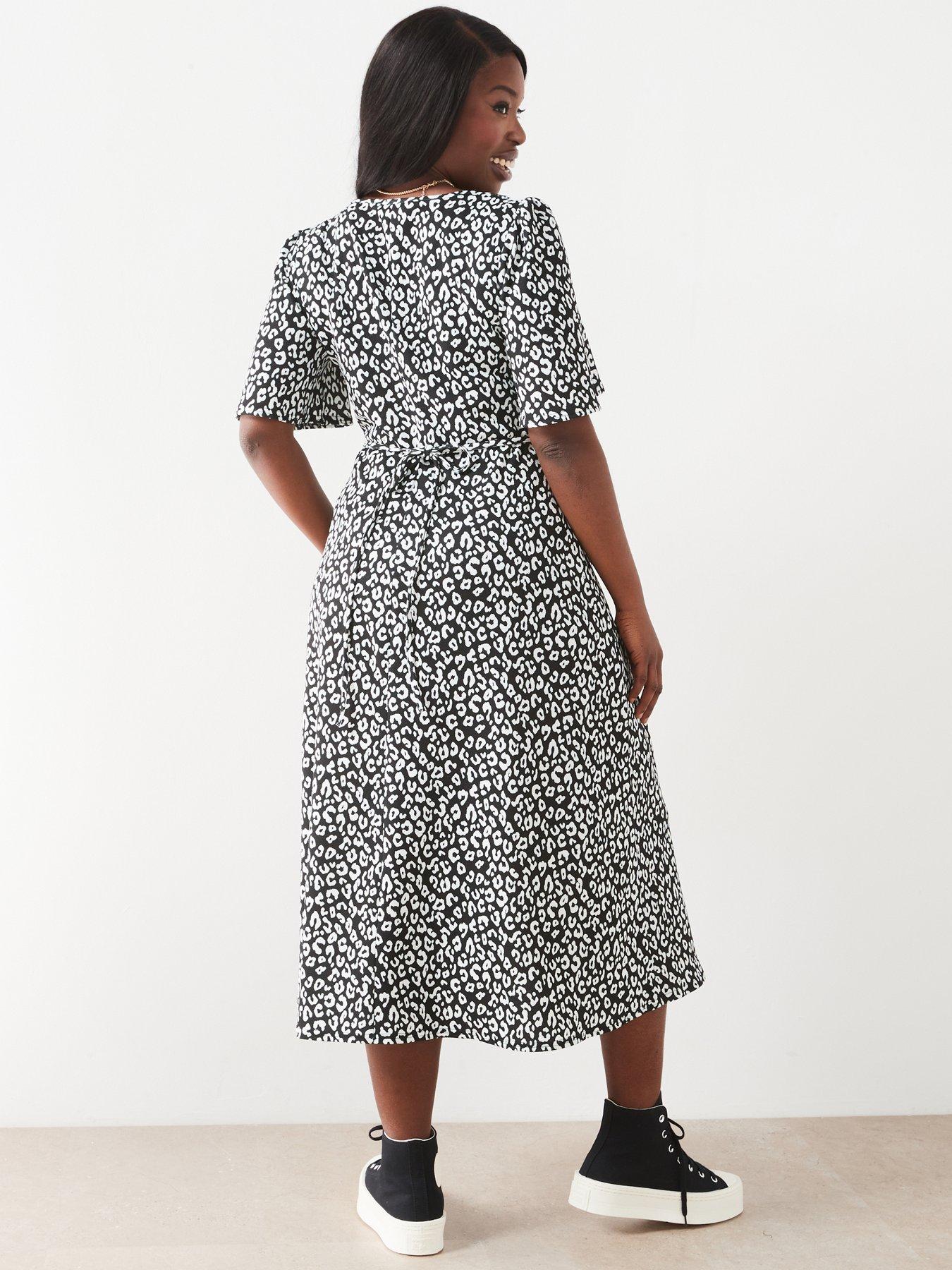 v-by-very-curve-animal-printnbspv-neck-midi-dress-blackwhitestillFront