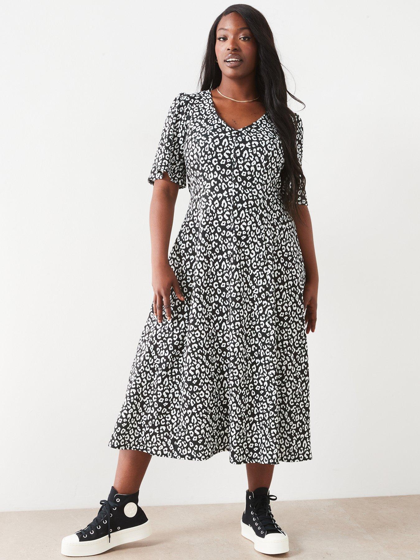 v-by-very-curve-animal-printnbspv-neck-midi-dress-blackwhiteback