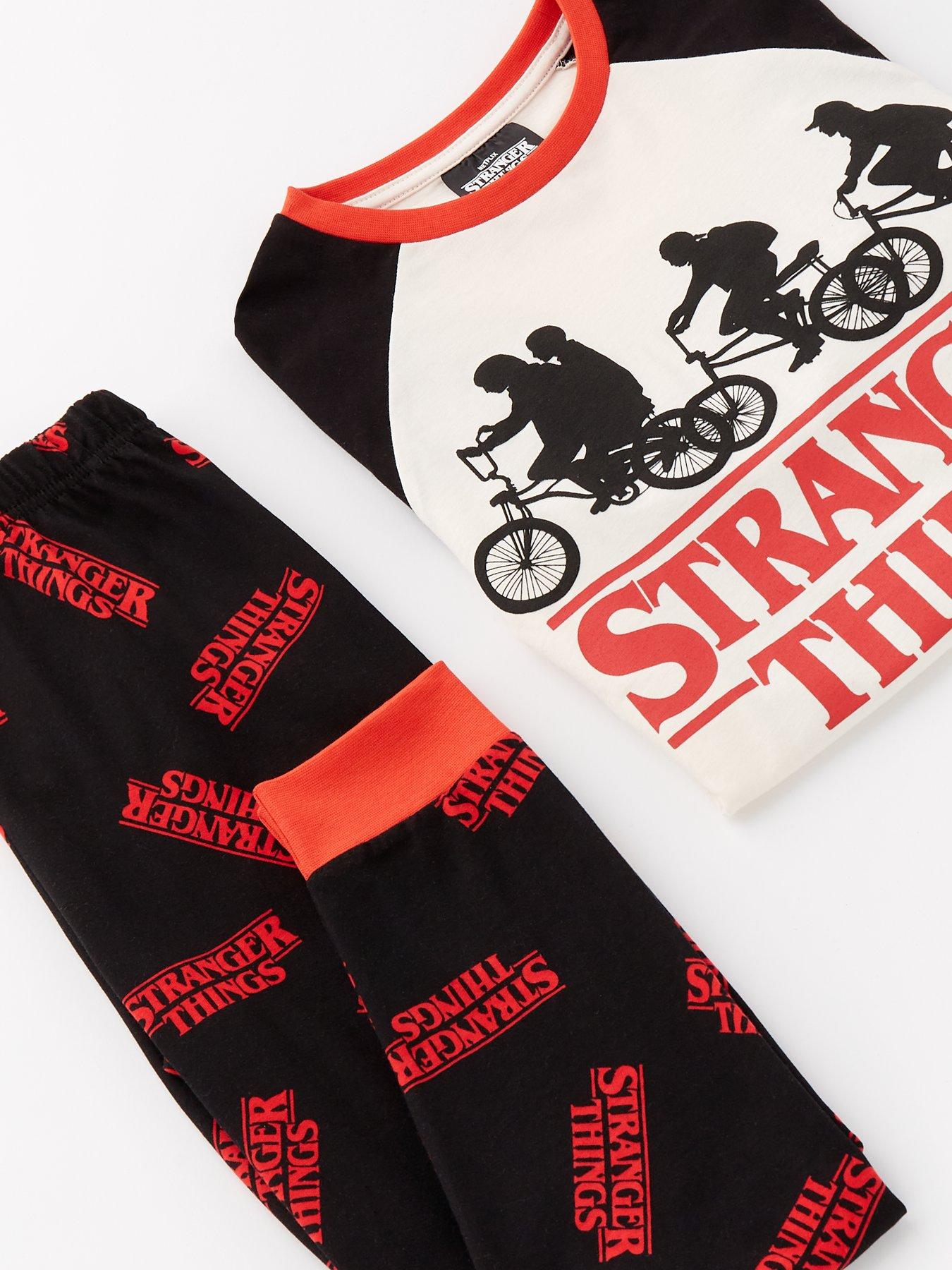 stranger-things-long-sleeve-pyjamas-blackdetail