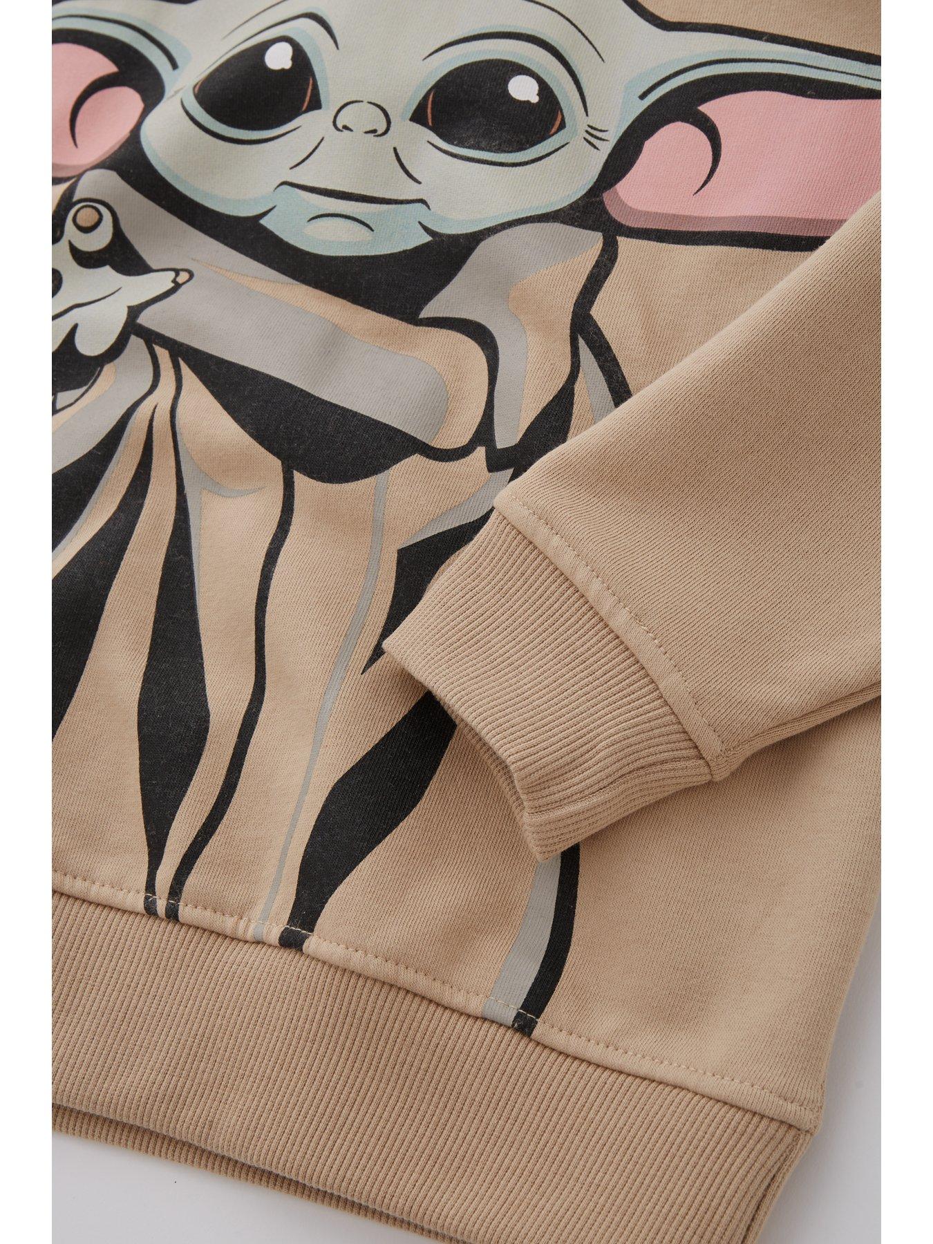 star-wars-the-mandalorian-baby-yoda-grogu-hoodiedetail