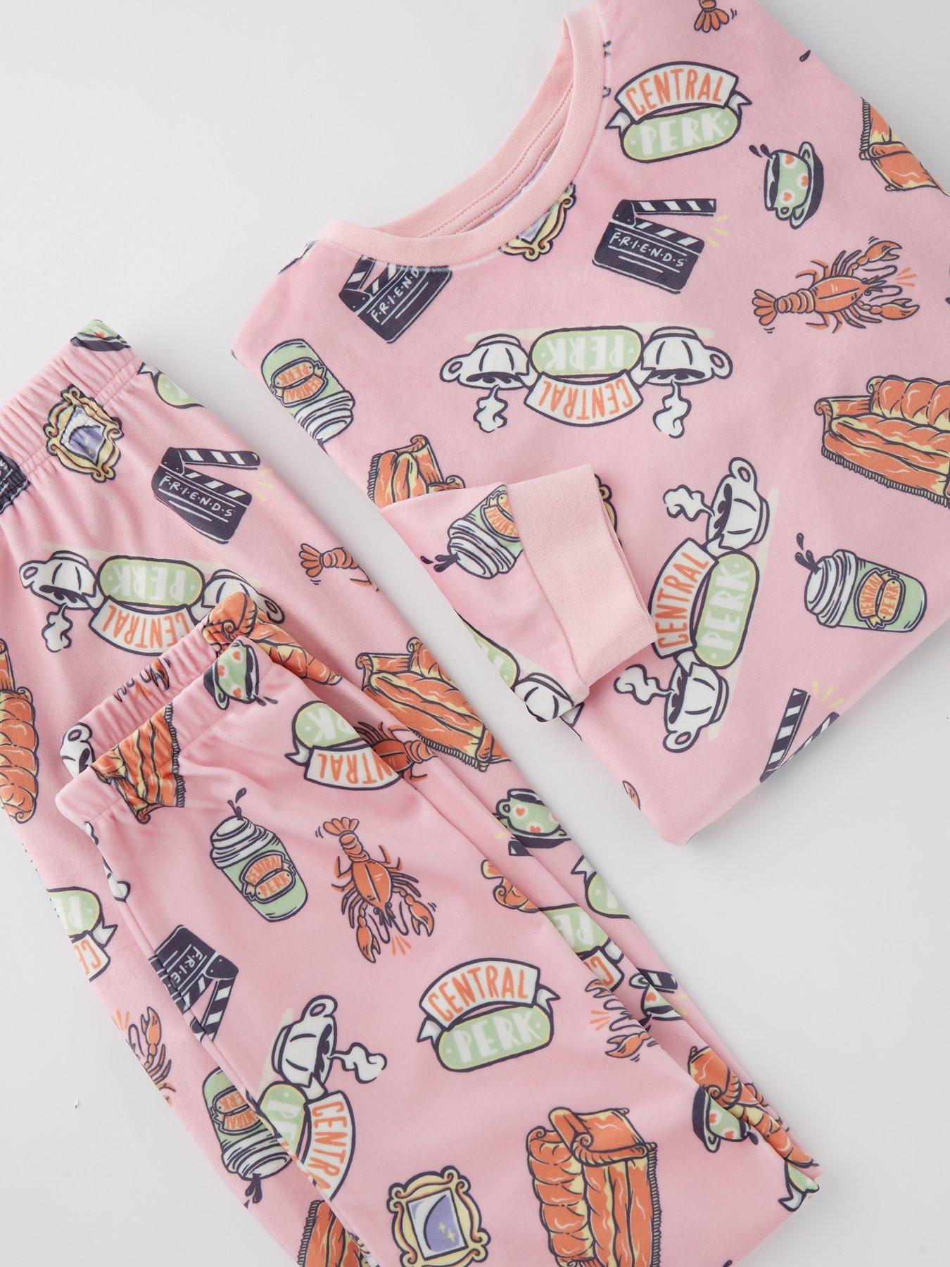 friends-friends-all-over-print-long-sleeve-pyjamasdetail