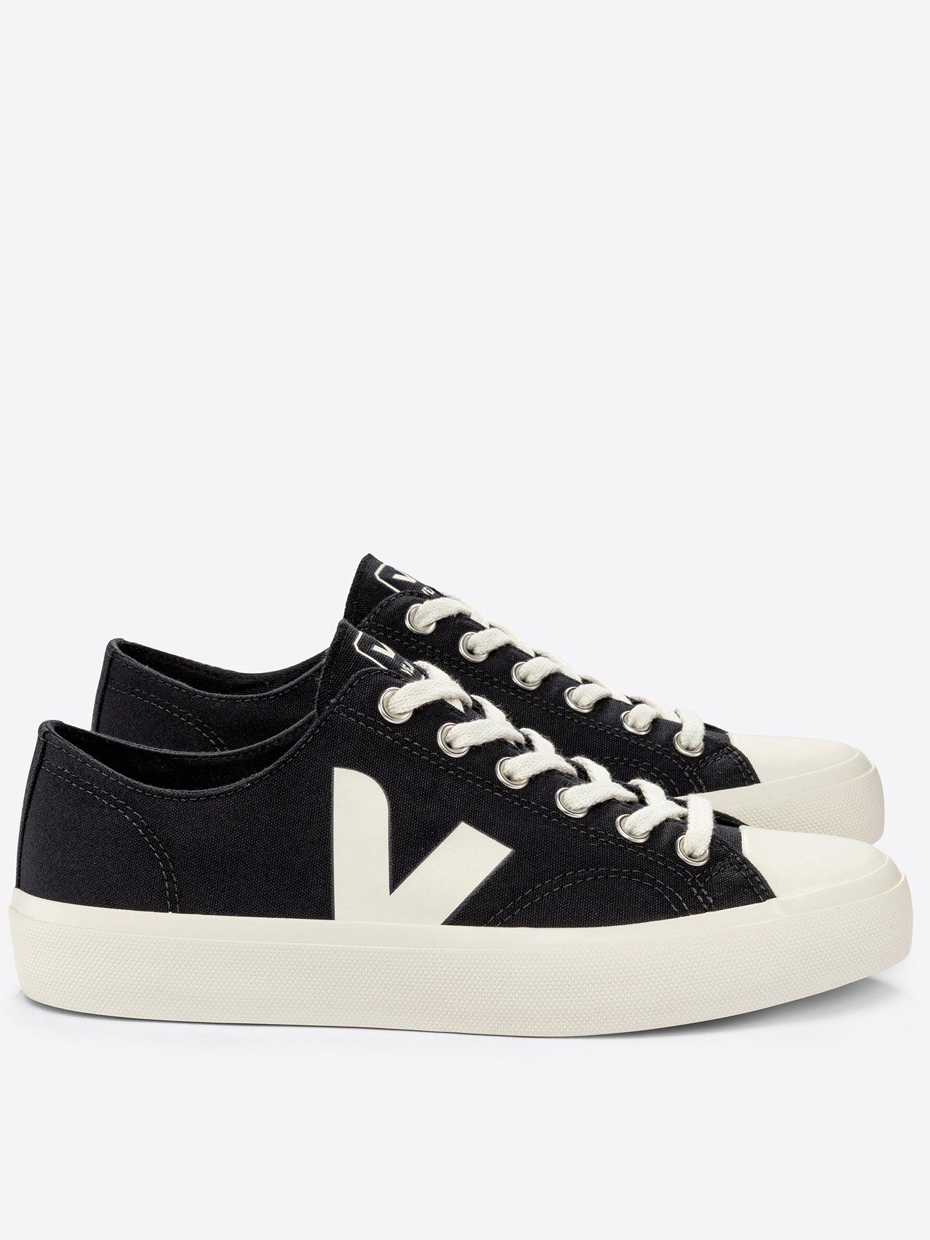 veja-womens-wata-ii-low-canvas-trainers-blackfront