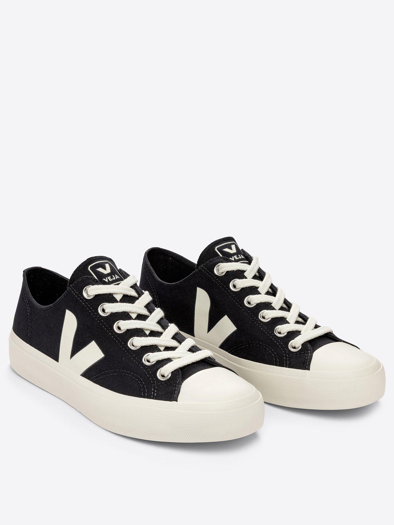 veja-womens-wata-ii-low-canvas-trainers-blackstillFront