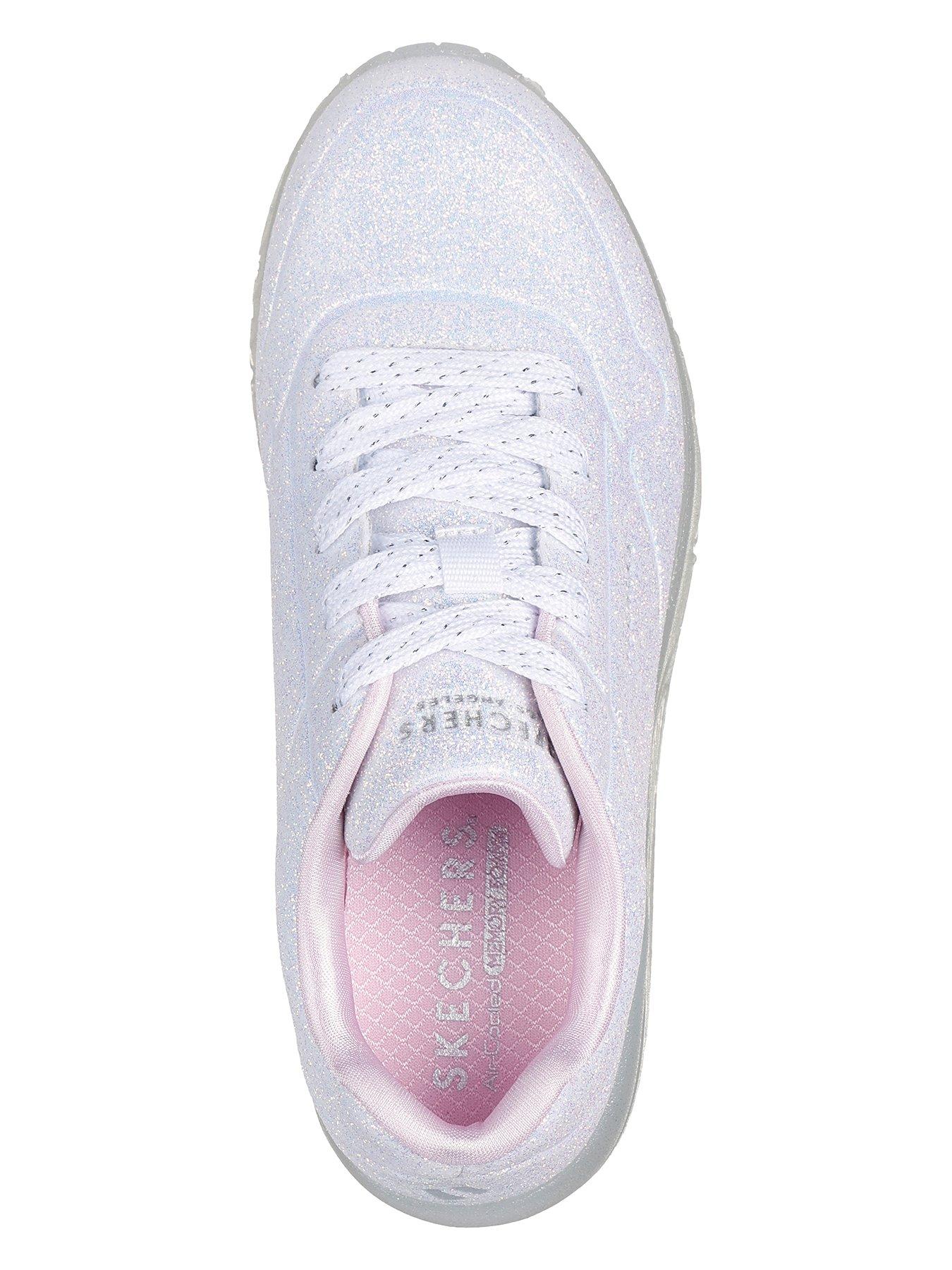 skechers-girls-uno-ice-all-over-glitter-embossed-lace-up-traineroutfit