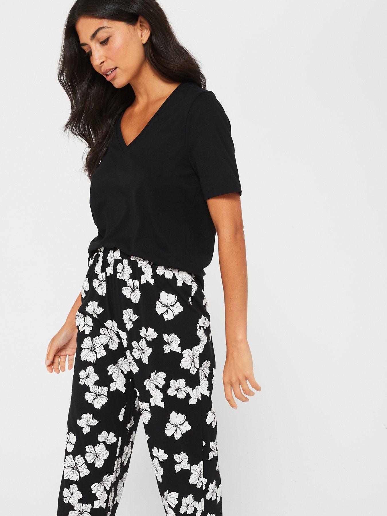 everyday-floral-v-neck-top-with-wide-leg-pj-set-blackback