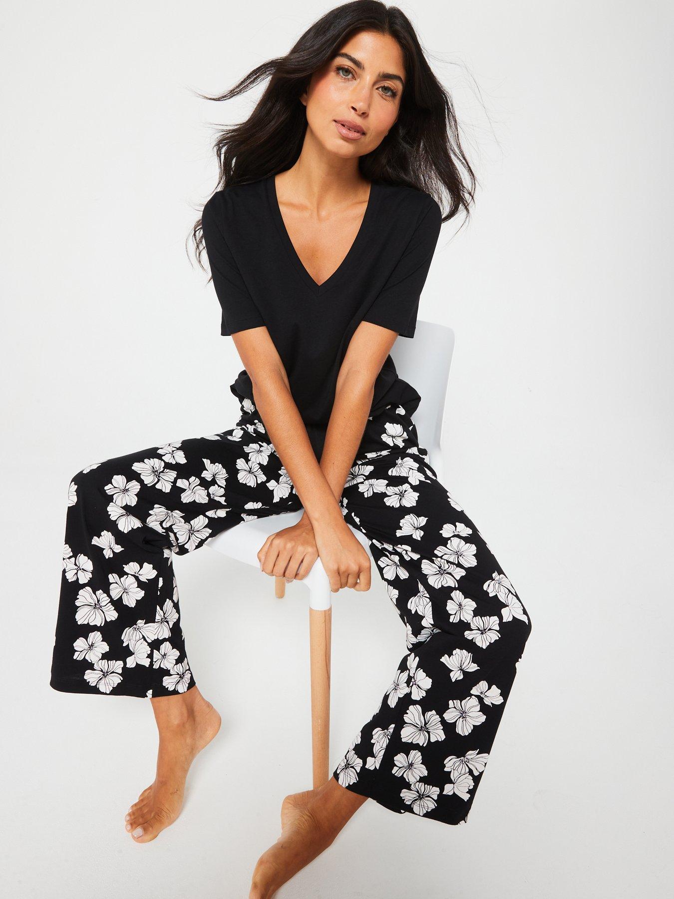 everyday-floral-v-neck-top-with-wide-leg-pj-set-blackdetail