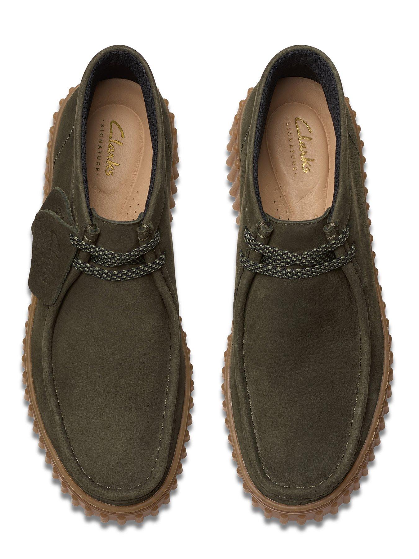 clarks-torhill-moss-ankle-bootoutfit