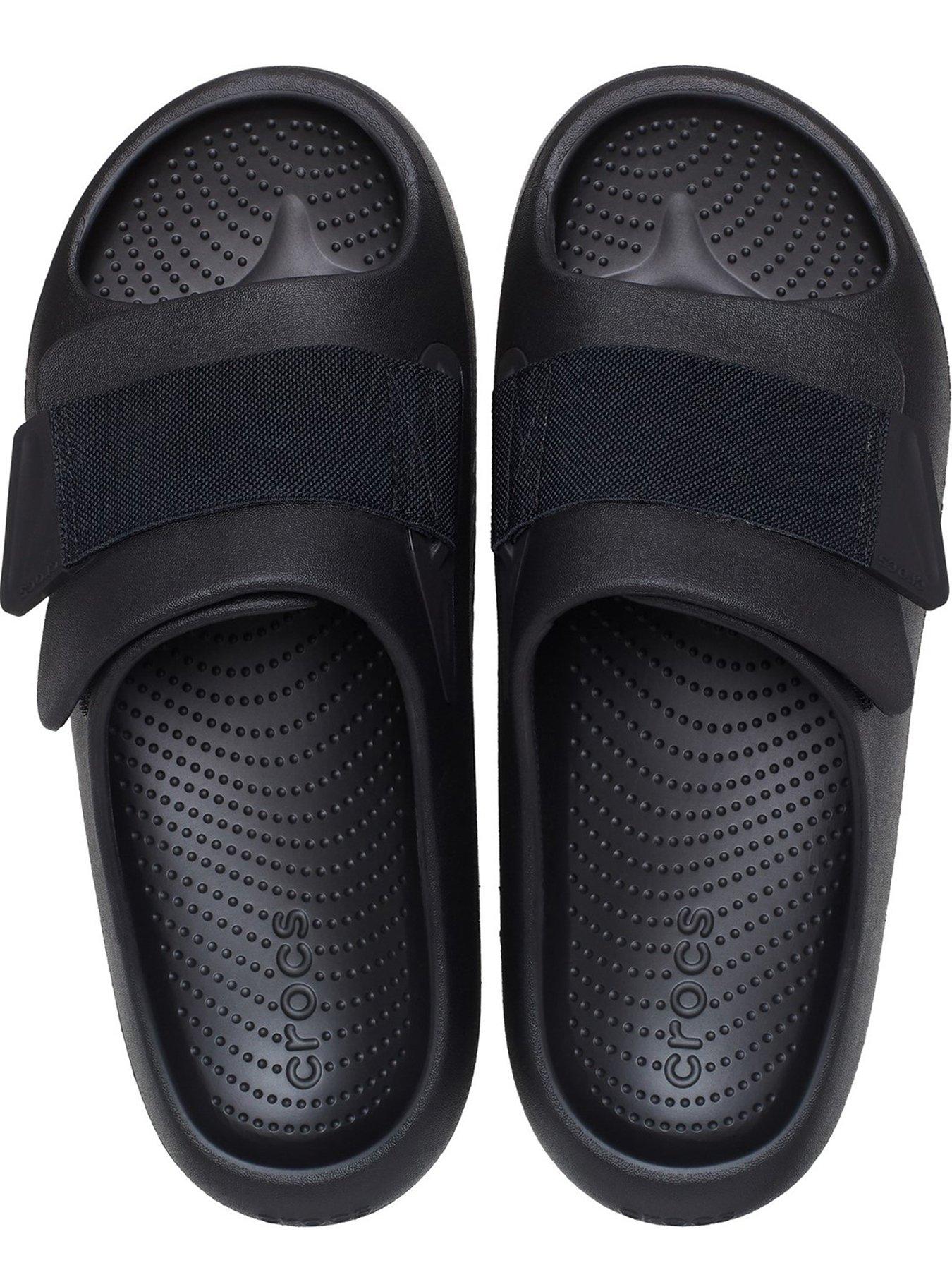 crocs-mens-mellow-luxe-recovery-slide-blackoutfit