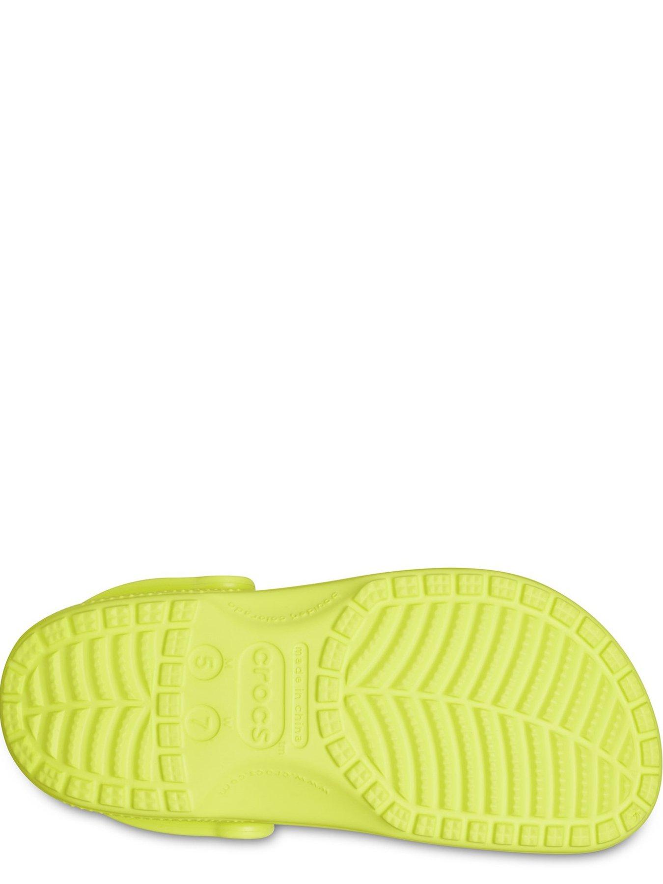 crocs-mens-classic-clog-sandal-yellowdetail