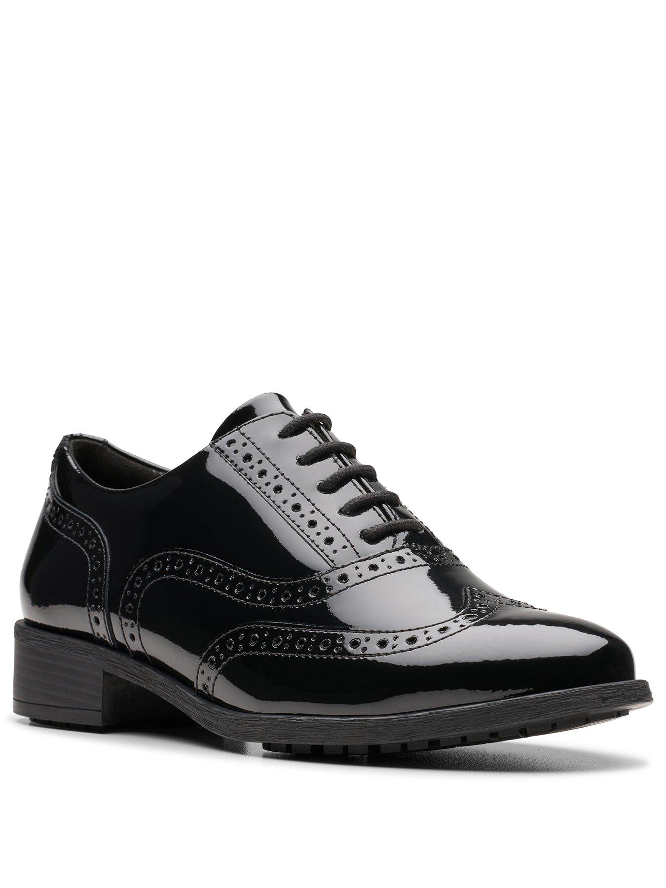 clarks-havisham-oak-brogue-black-patstillFront