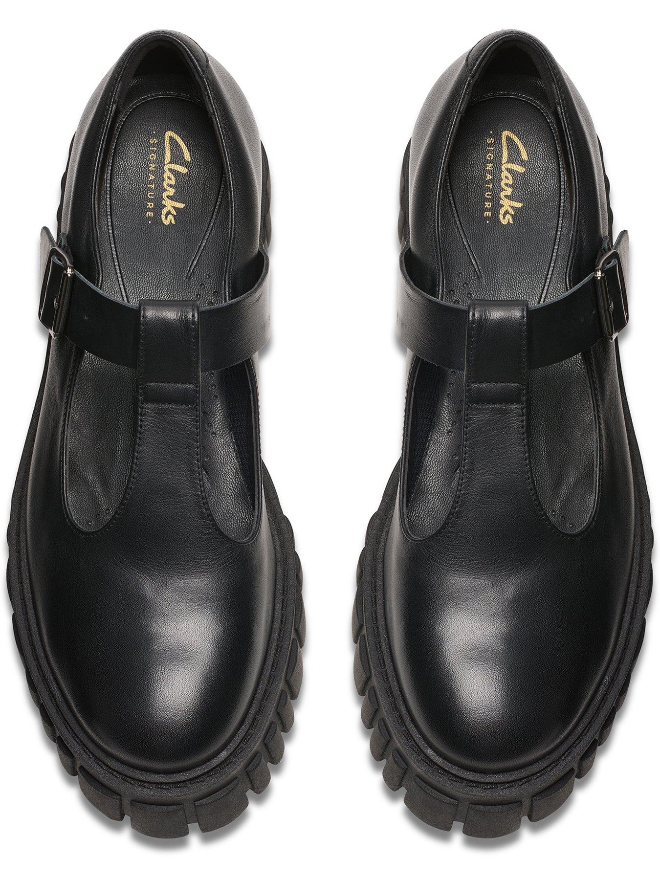 clarks-page-bar-flat-shoe-black-leatheroutfit