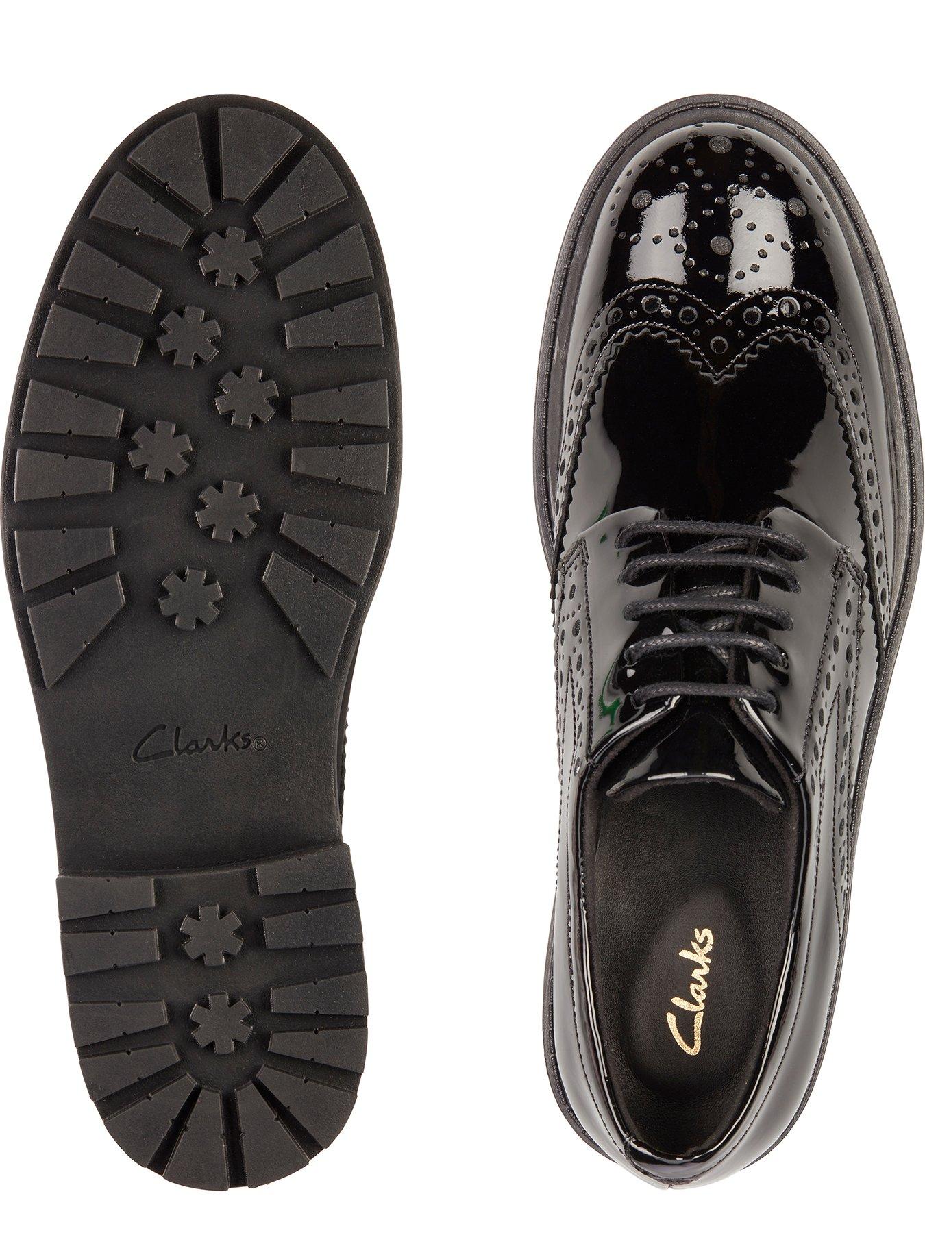 clarks-orinoco2-limit-wide-fit-brogue-black-patentoutfit