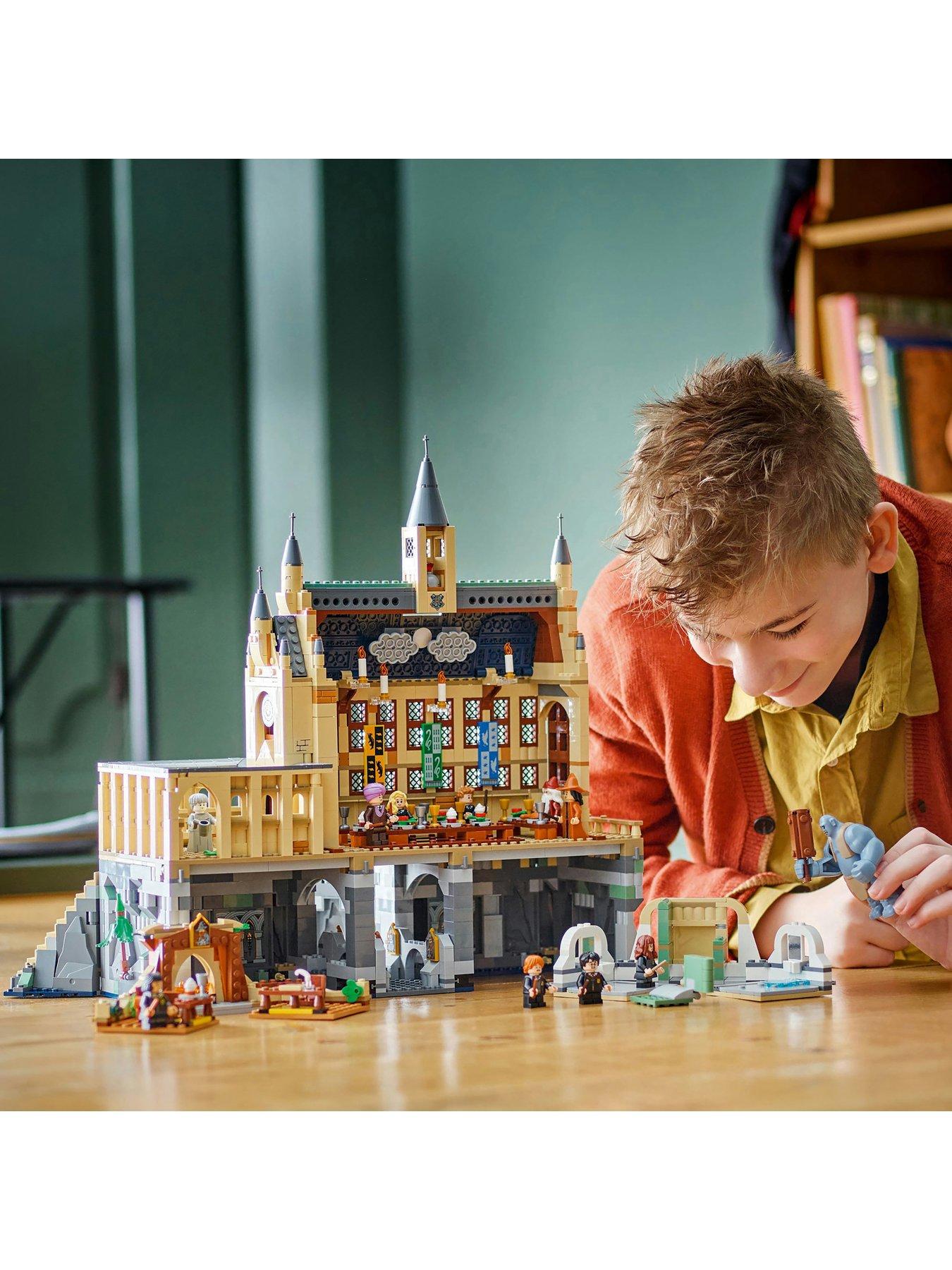 Image 6 of 8 of LEGO Harry Potter Hogwarts Castle: The Great Hall 76435
