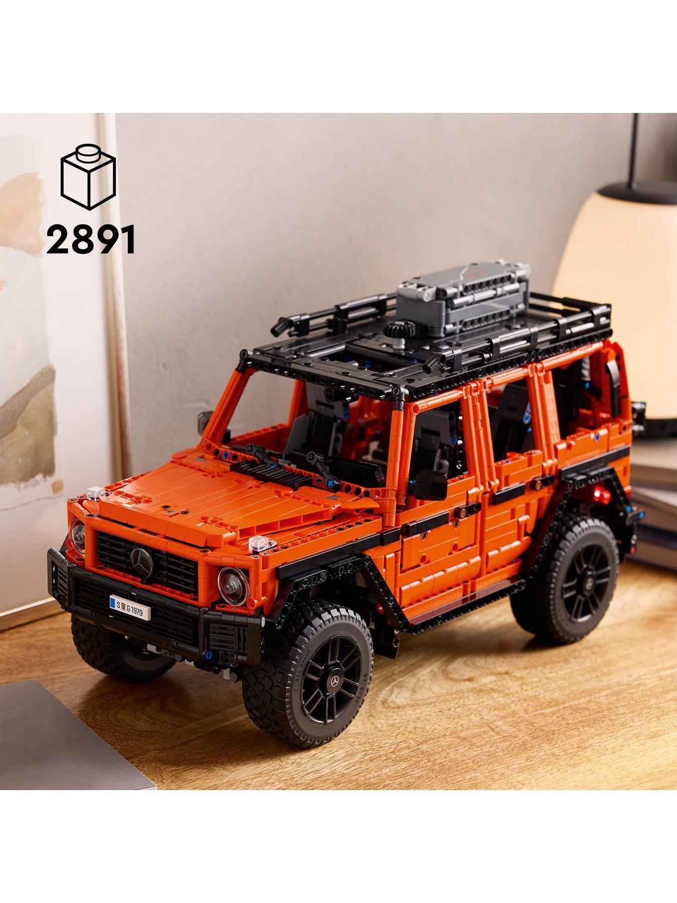 Image 2 of 8 of LEGO Technic Mercedes-Benz G 500 PROFESSIONAL Line 42177