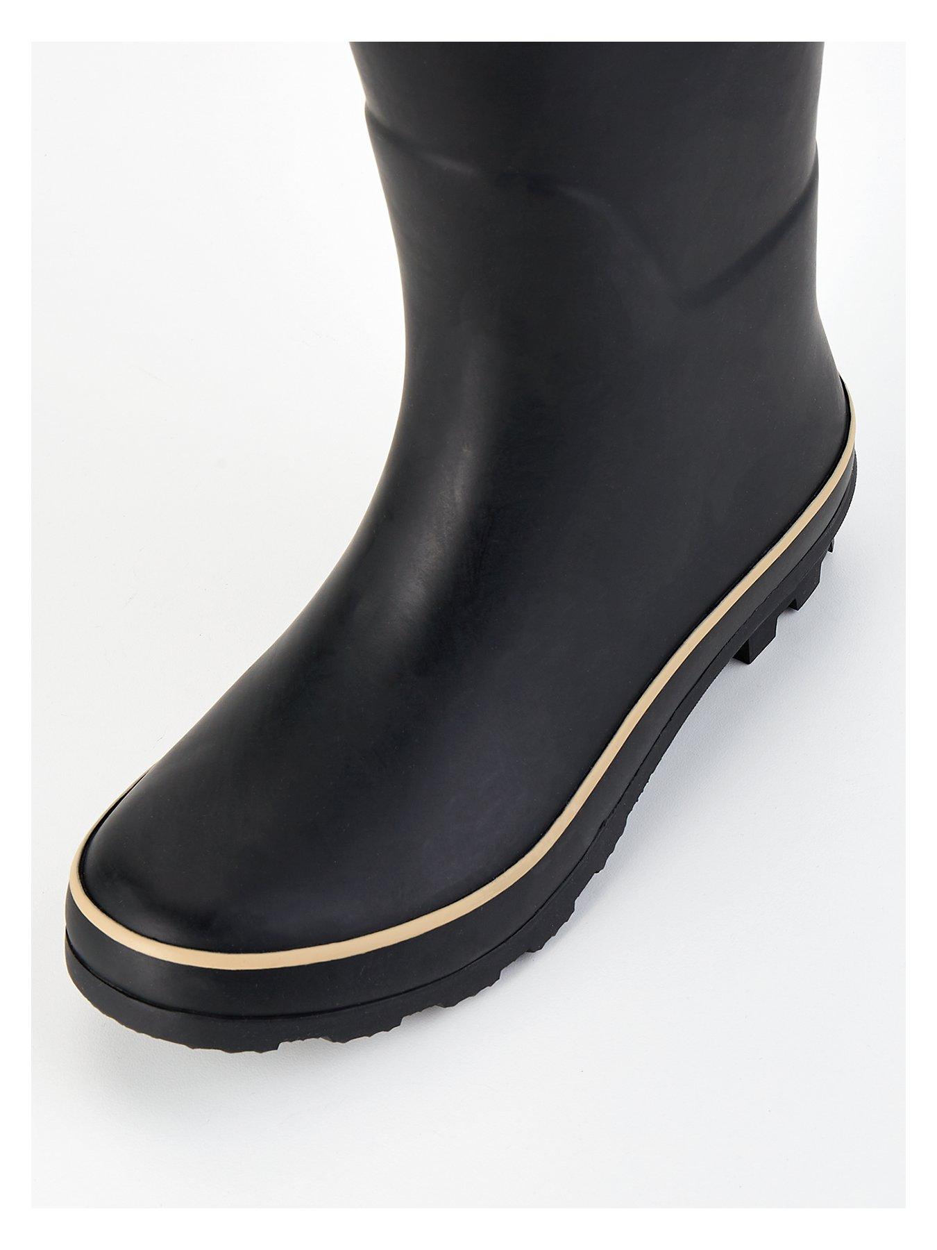 elle-sport-tall-wellington-boot-blackoutfit