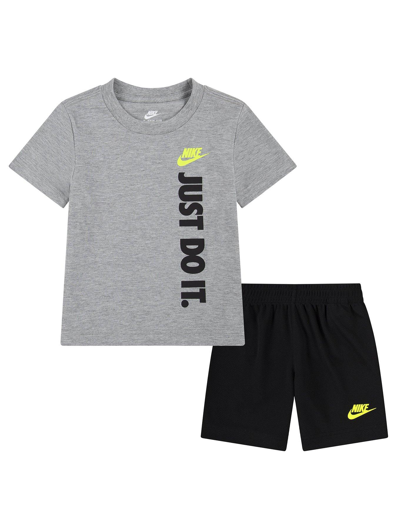 Boys nike short set hotsell