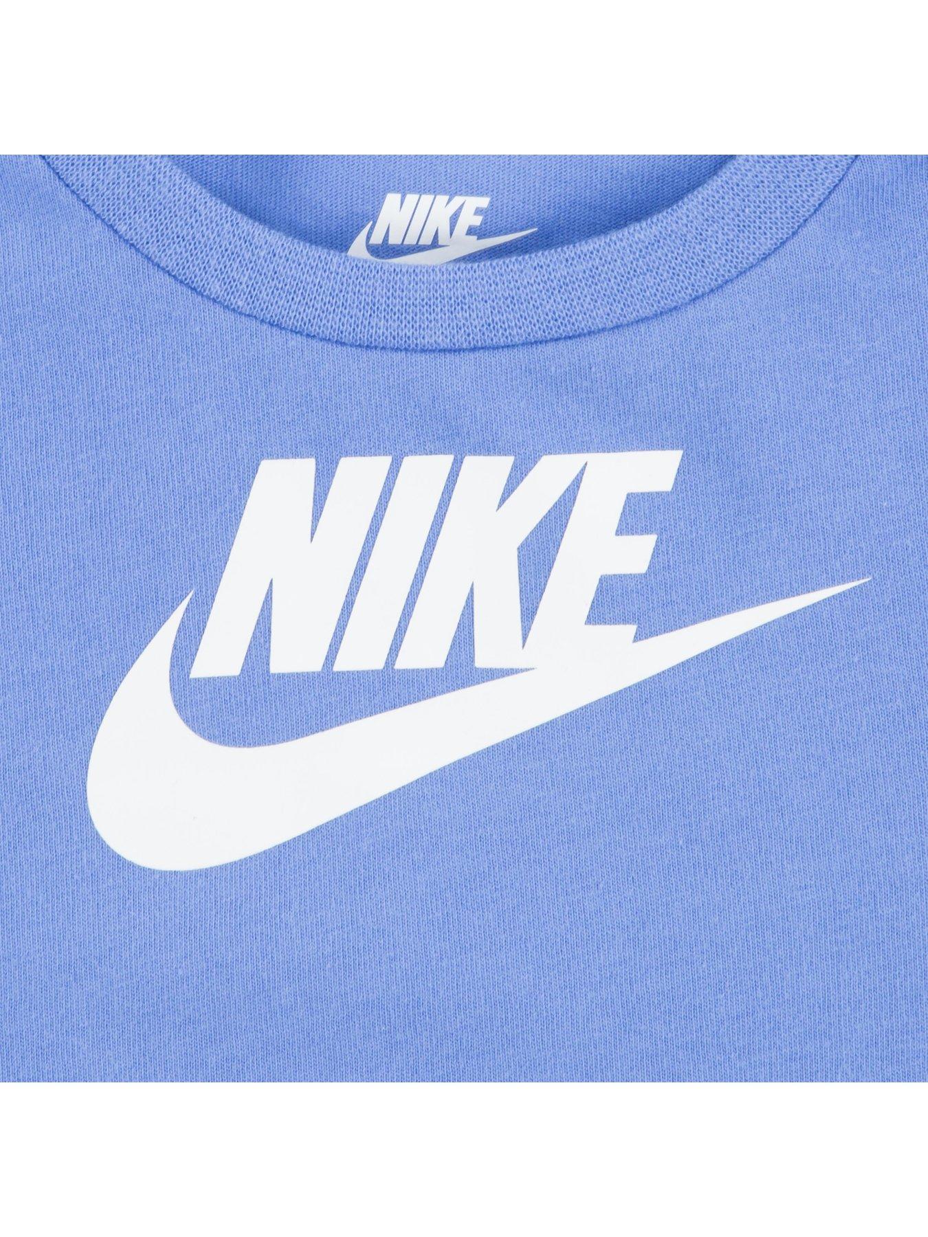 nike-infant-unisex-club-t-shirt-and-short-set-bluedetail