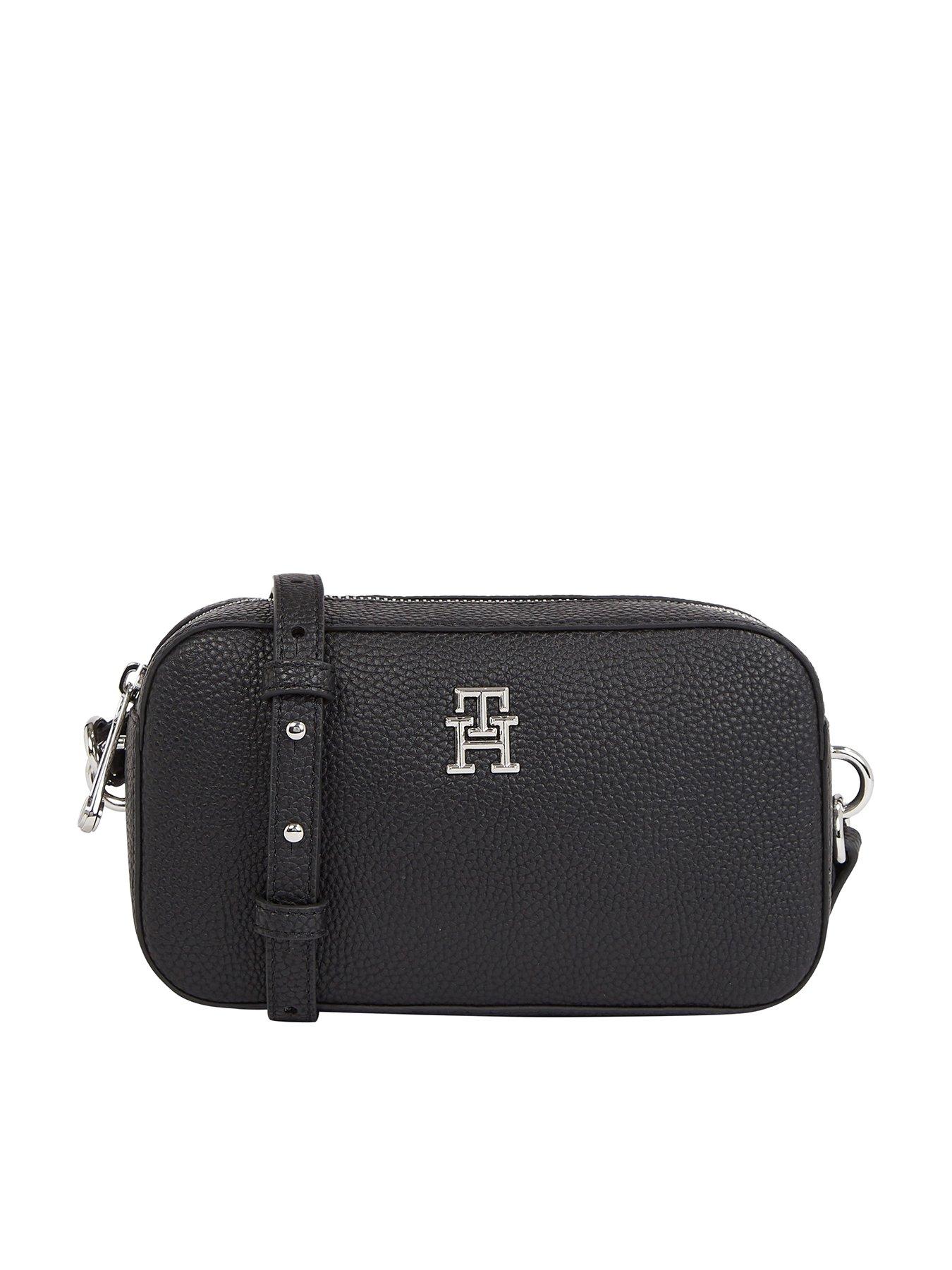 tommy-hilfiger-emblem-camera-bag-black