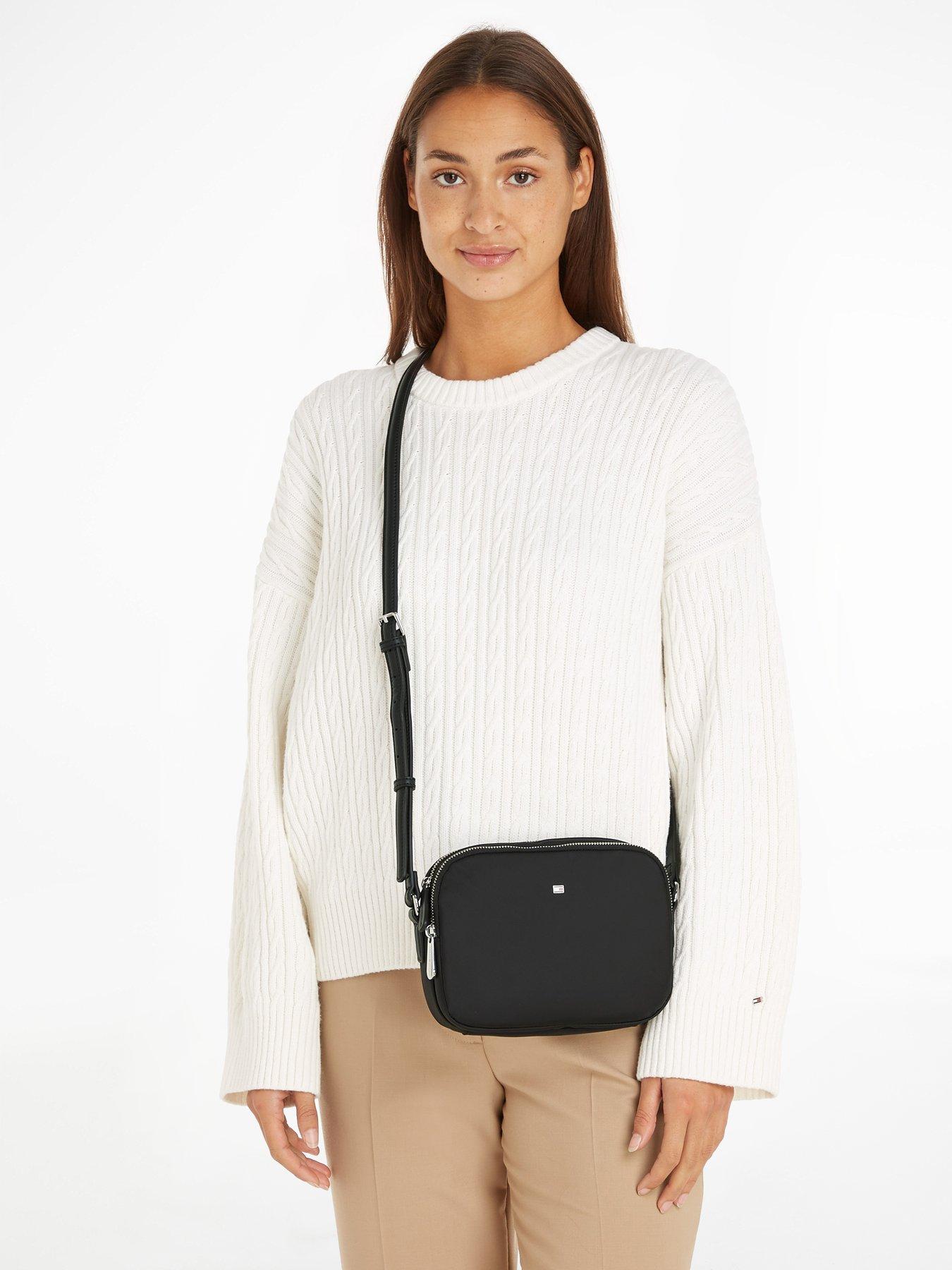 tommy-hilfiger-poppy-crossover-bag-blackoutfit