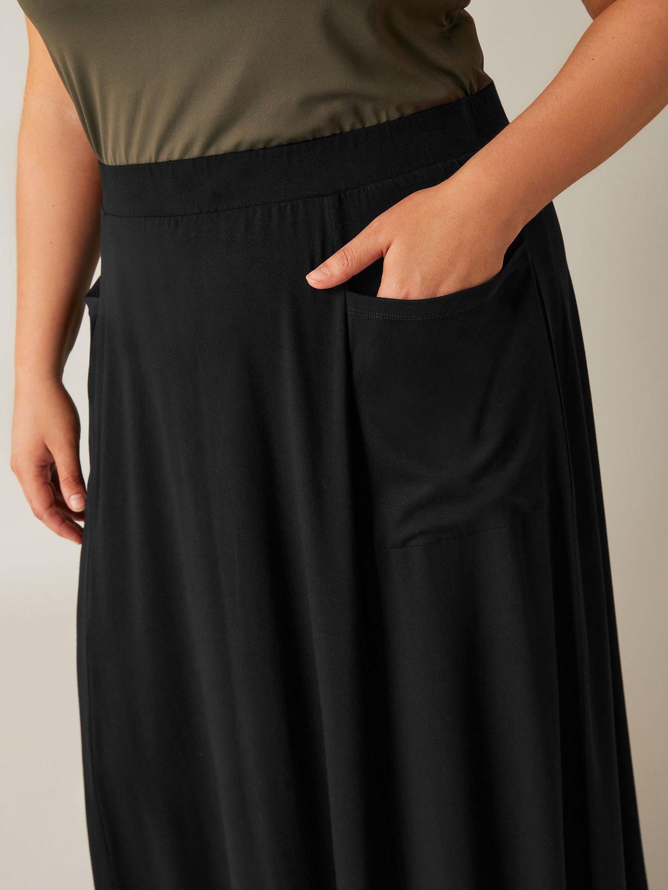 evans-jersey-pocket-skirt-blackoutfit