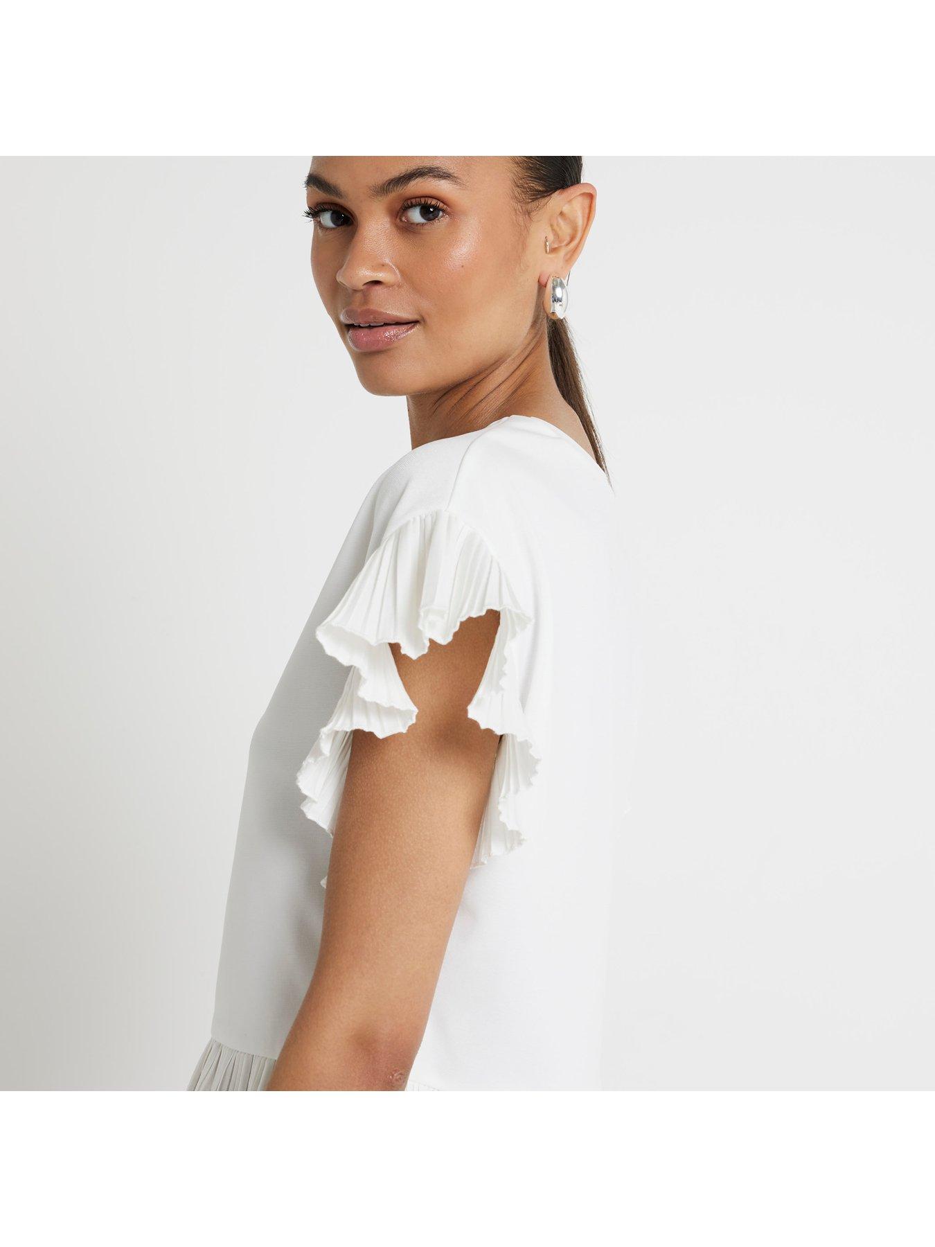 river-island-pleated-hem-t-shirt-creamoutfit