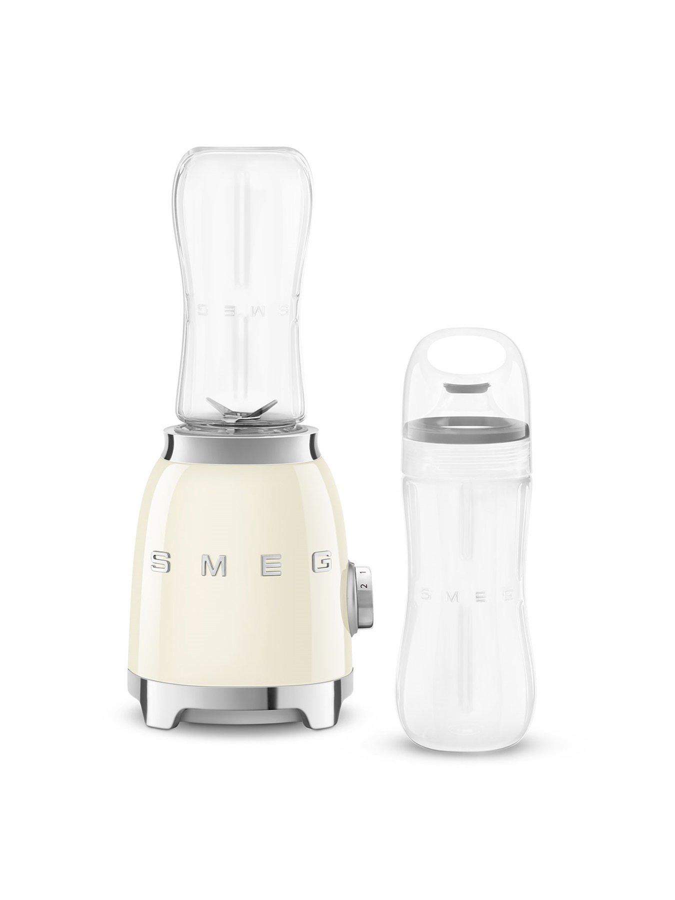 smeg-pbf01-retro-style-personal-blender-600ml-300w-creamdetail