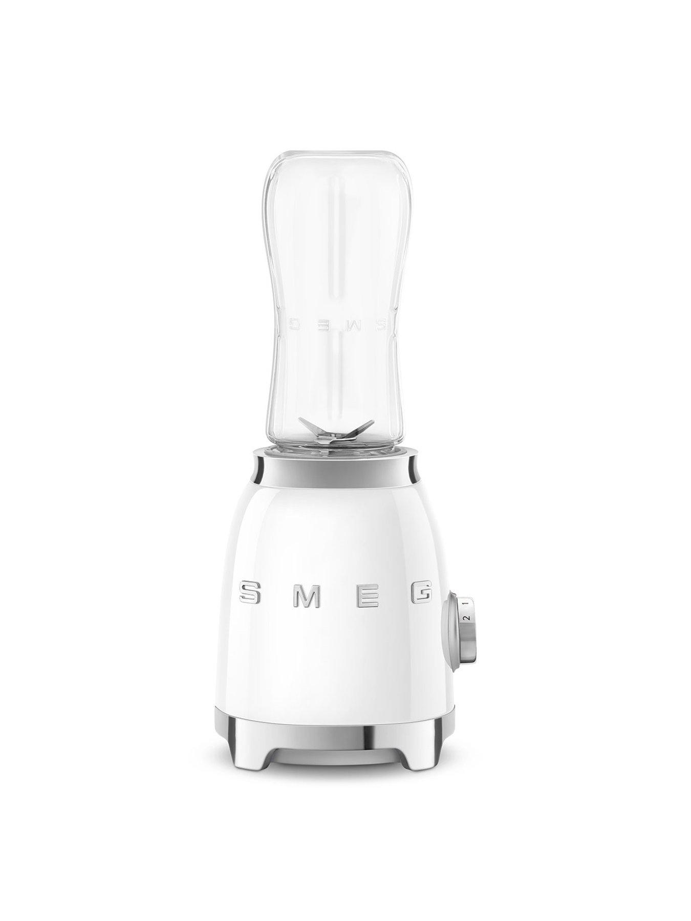 smeg-pbf01-retro-style-personal-blender-600ml-300w-whiteback