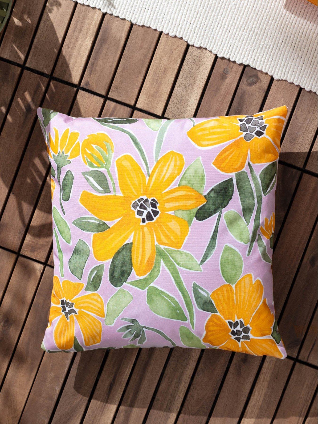 furn-flowers-outdoor-cushion-in-lilac-and-orange