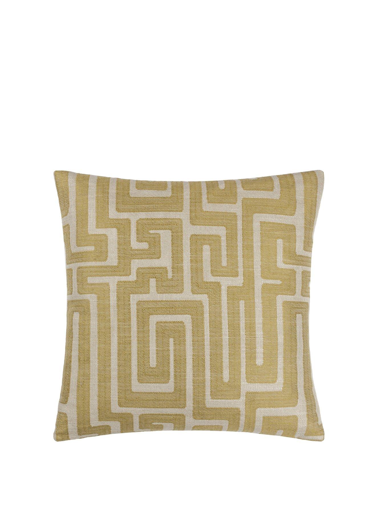 hoem-lauder-cushion-in-olivestillFront