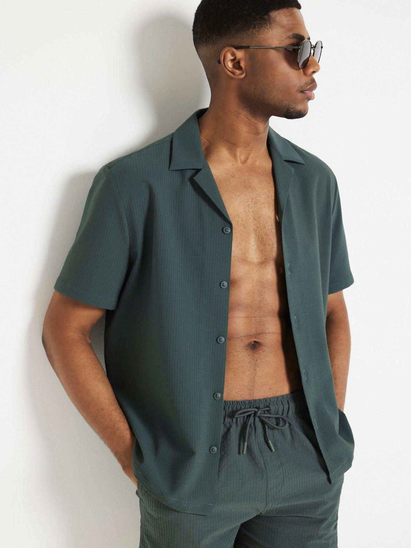 river-island-seersucker-swim-short-dark-greenoutfit