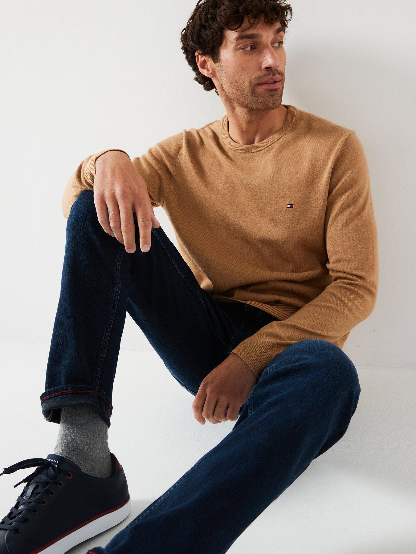 tommy-hilfiger-tommy-hilfiger-essential-cotton-crew-neck-knitted-jumper-light-brownoutfit