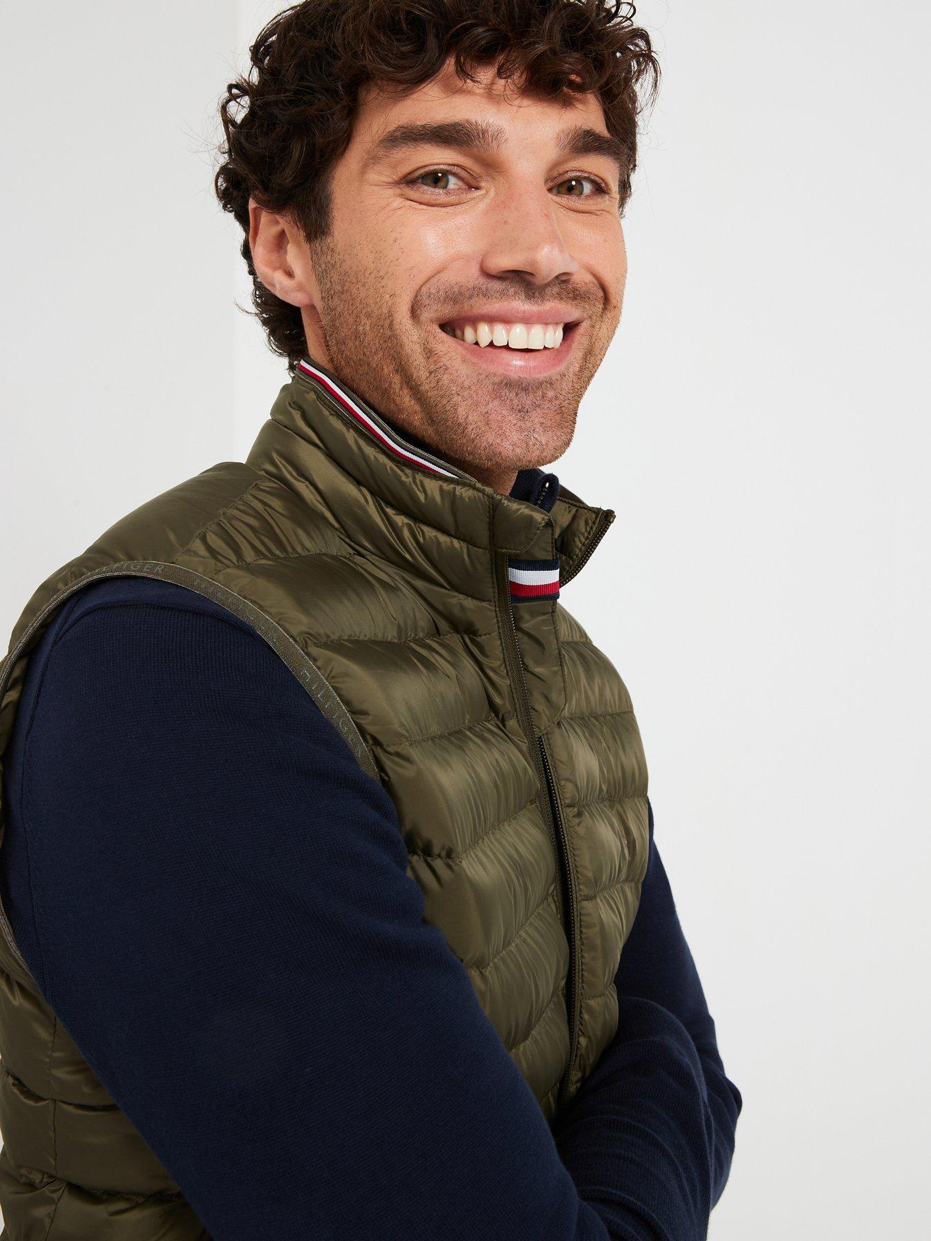 tommy-hilfiger-packable-gilet-khakioutfit