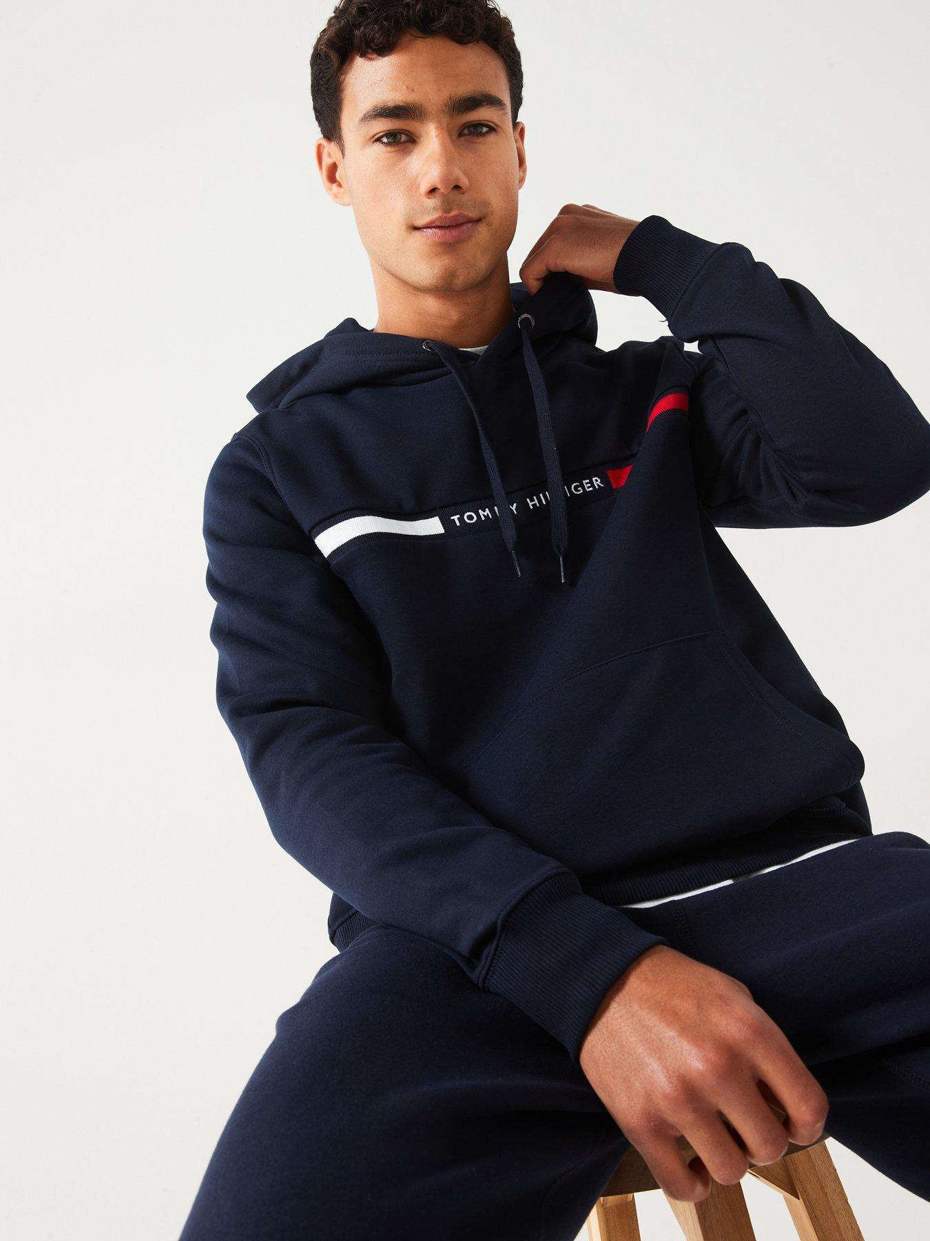 tommy-hilfiger-embroidered-chest-flag-stripe-overhead-hoodie-navyoutfit