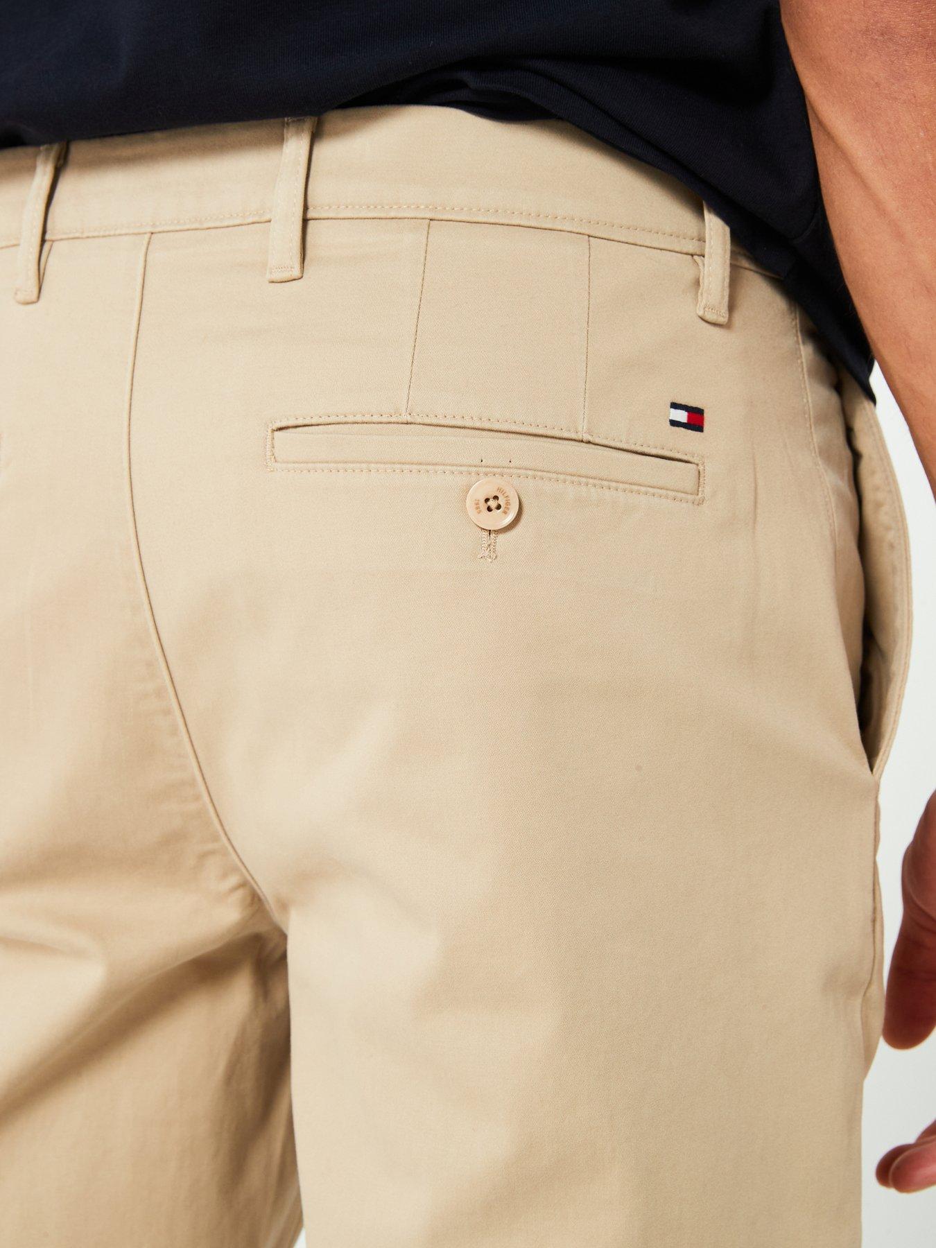 tommy-hilfiger-denton-straight-fit-satin-chinos-khakioutfit