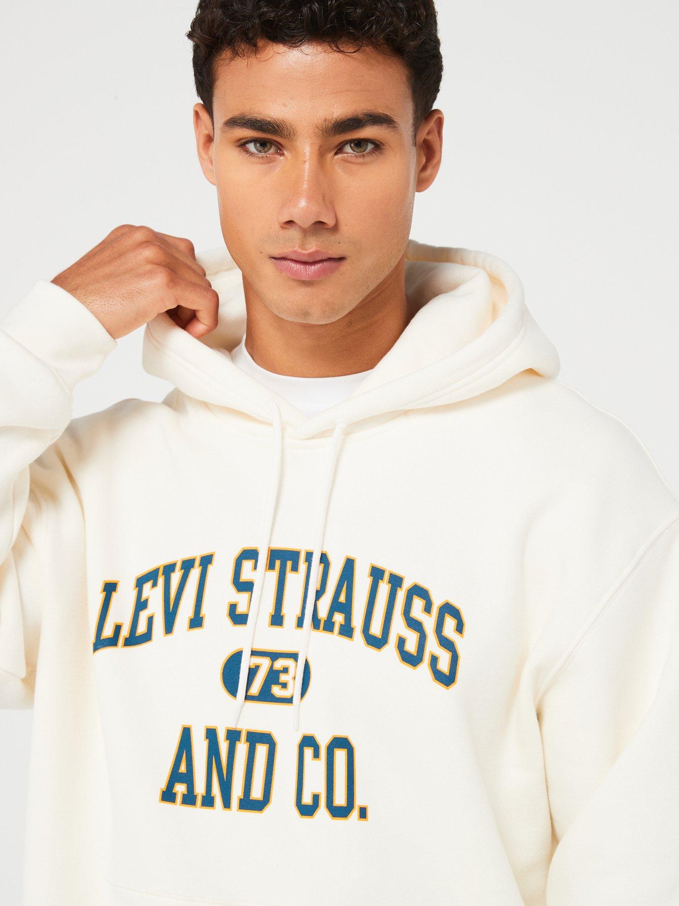 levis-relaxed-graphic-hoodie-creamoutfit