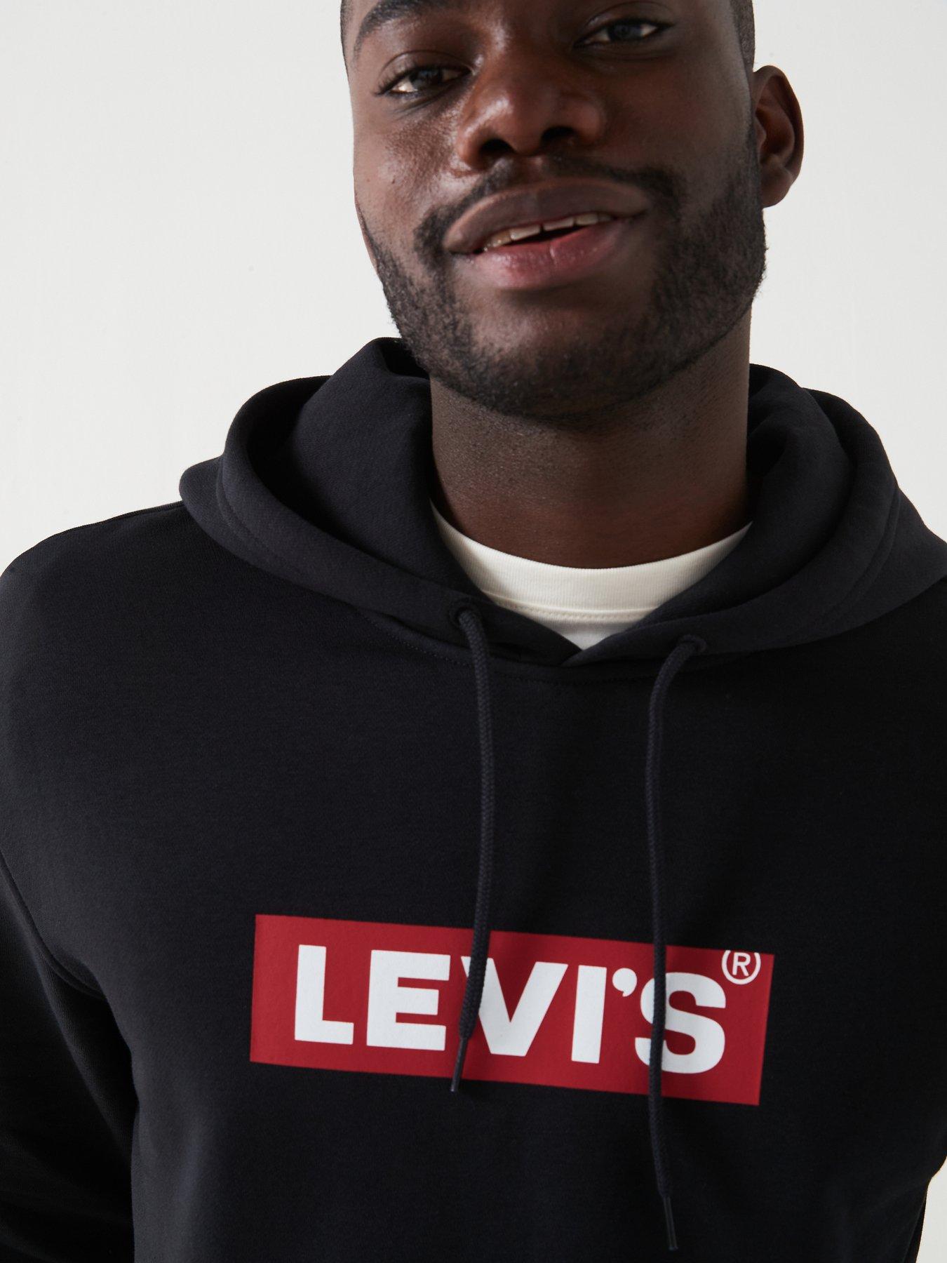 levis-relaxed-graphic-hoodie-blackoutfit