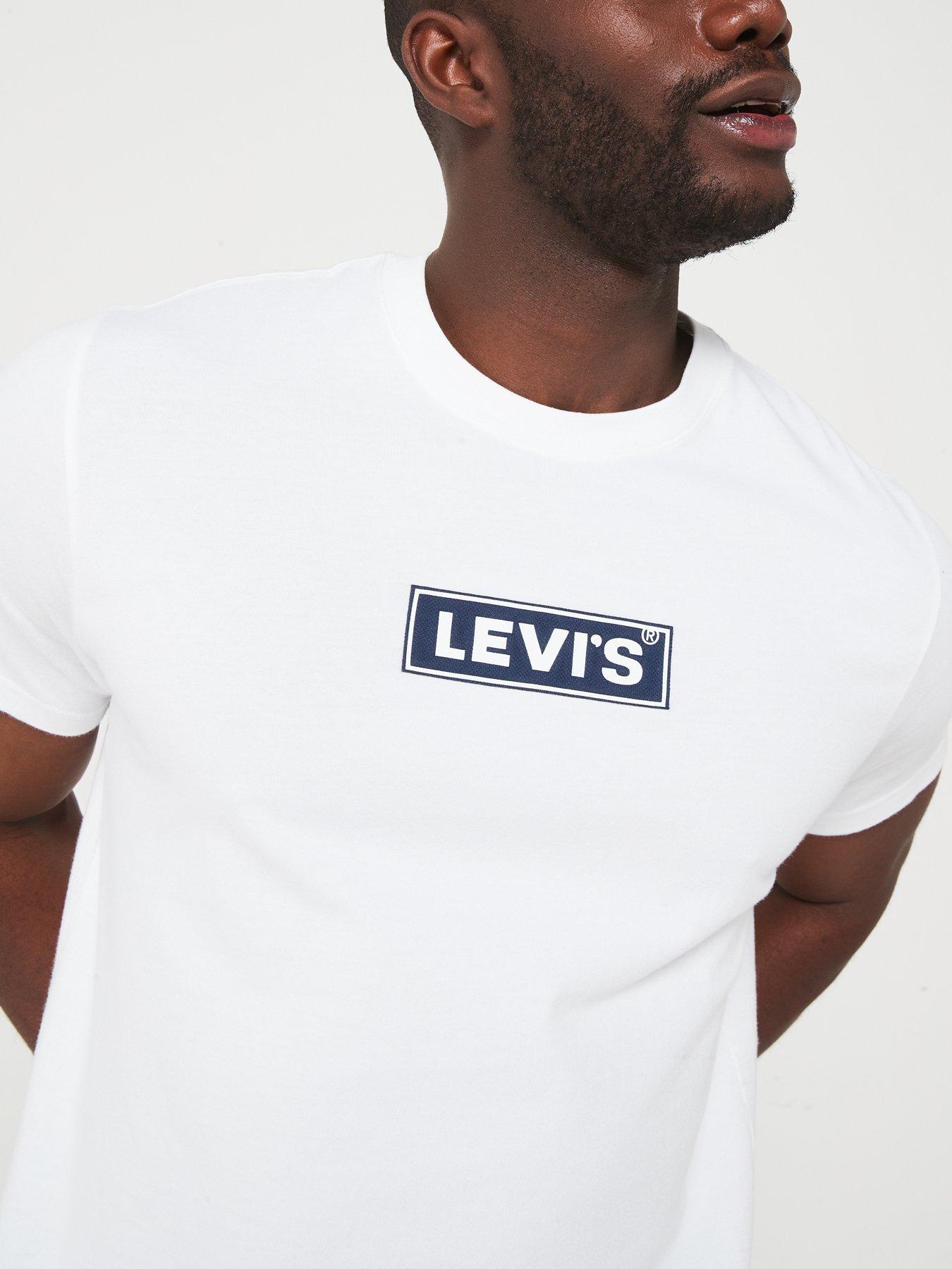 levis-short-sleeve-relaxed-fit-t-shirt-whiteoutfit