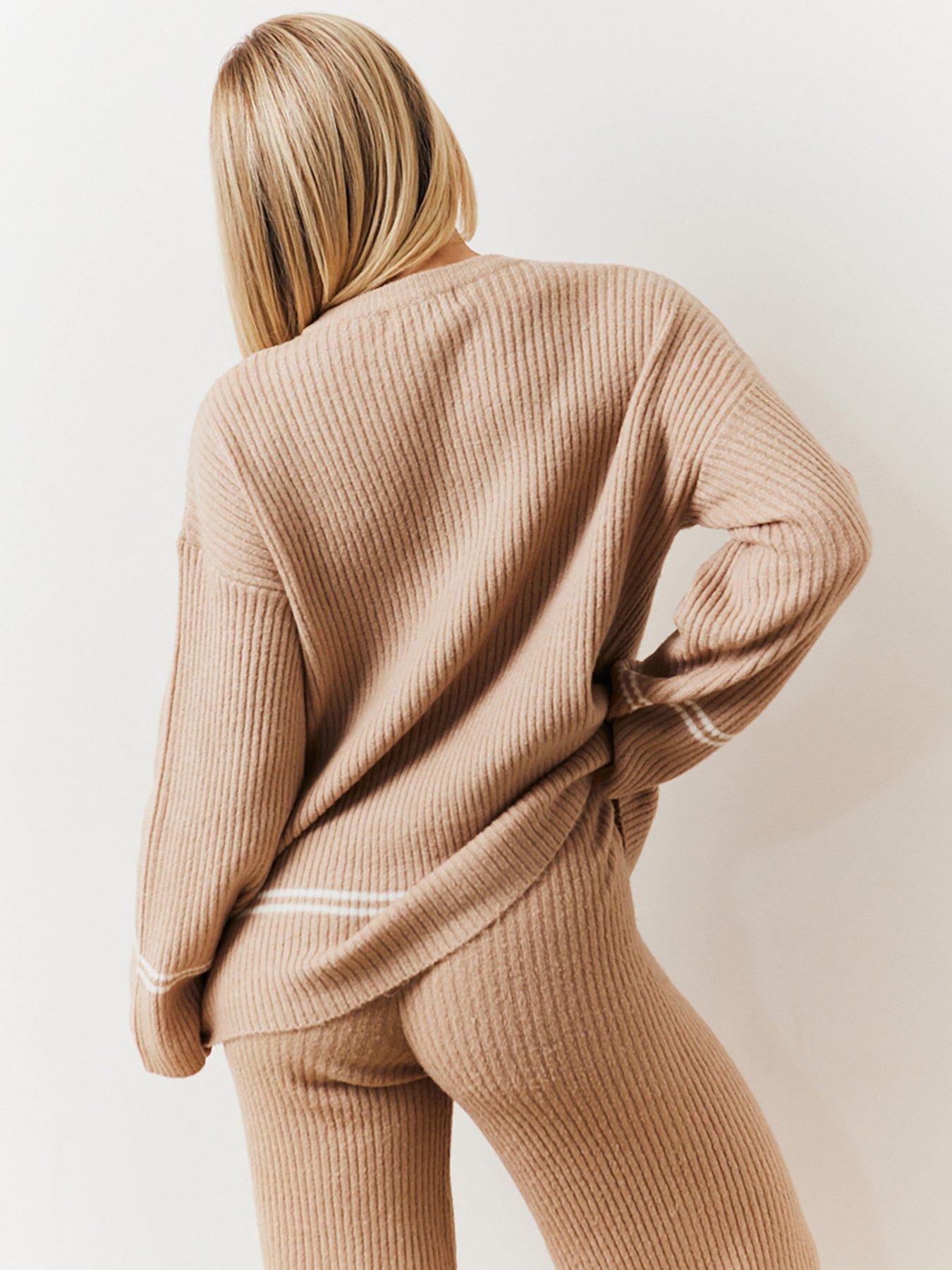 in-the-style-fits-oatmeal-contrast-piping-co-ord-knit-jumper-beigeoutfit